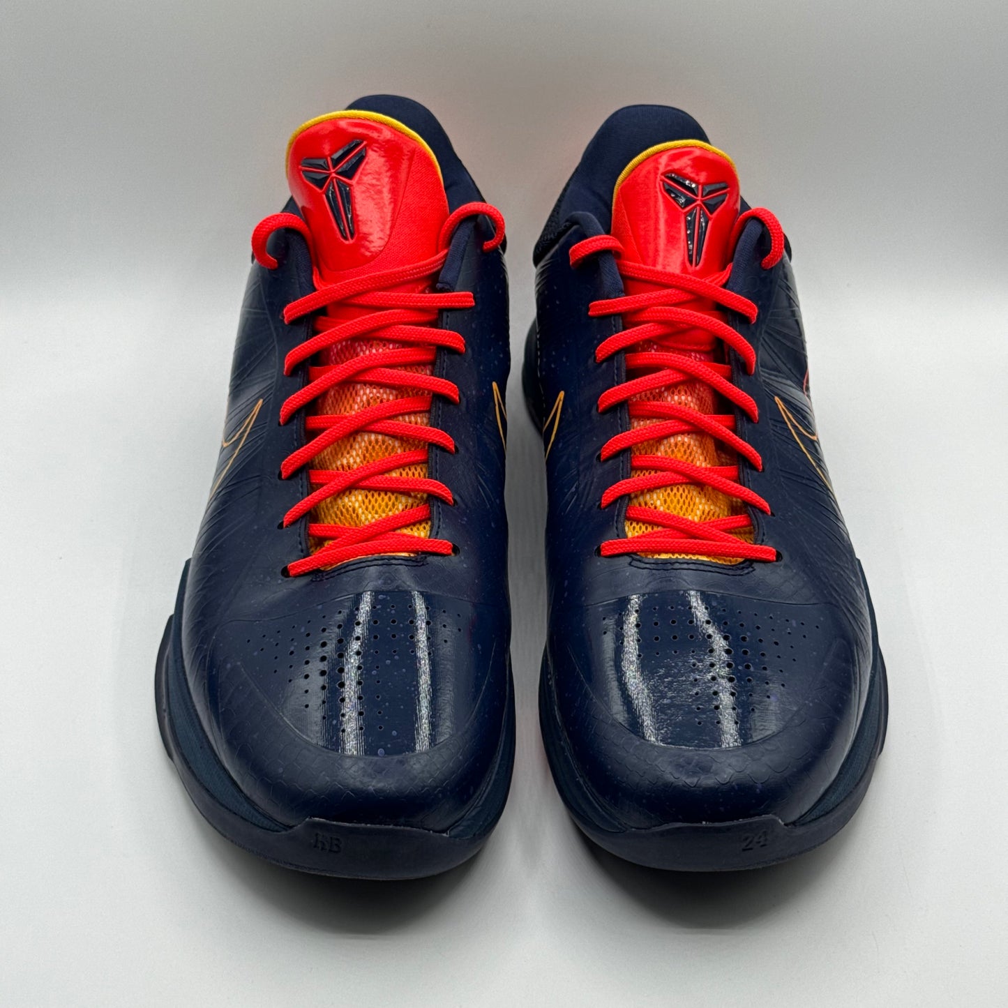 (USED, No Box) Nike Kobe 5 Caitlin Clark Size 14