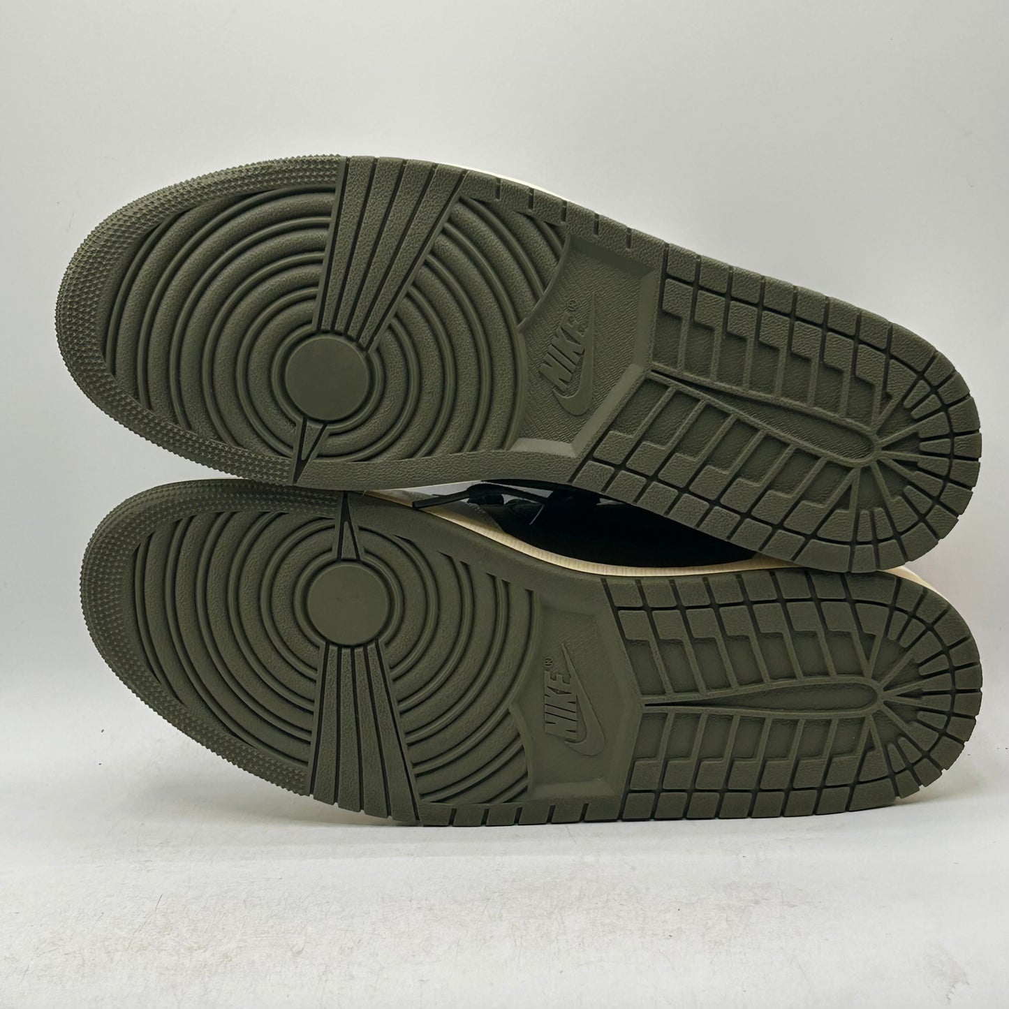 (USED) Jordan 1 Low Travis Scott Medium Olive Size 12
