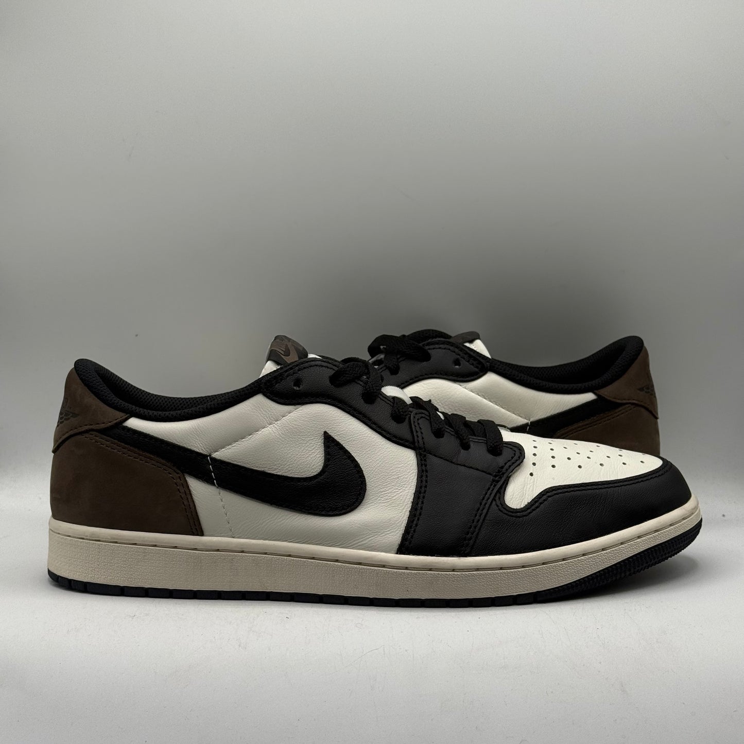 (Used) Jordan 1 Low Mocha Size 13