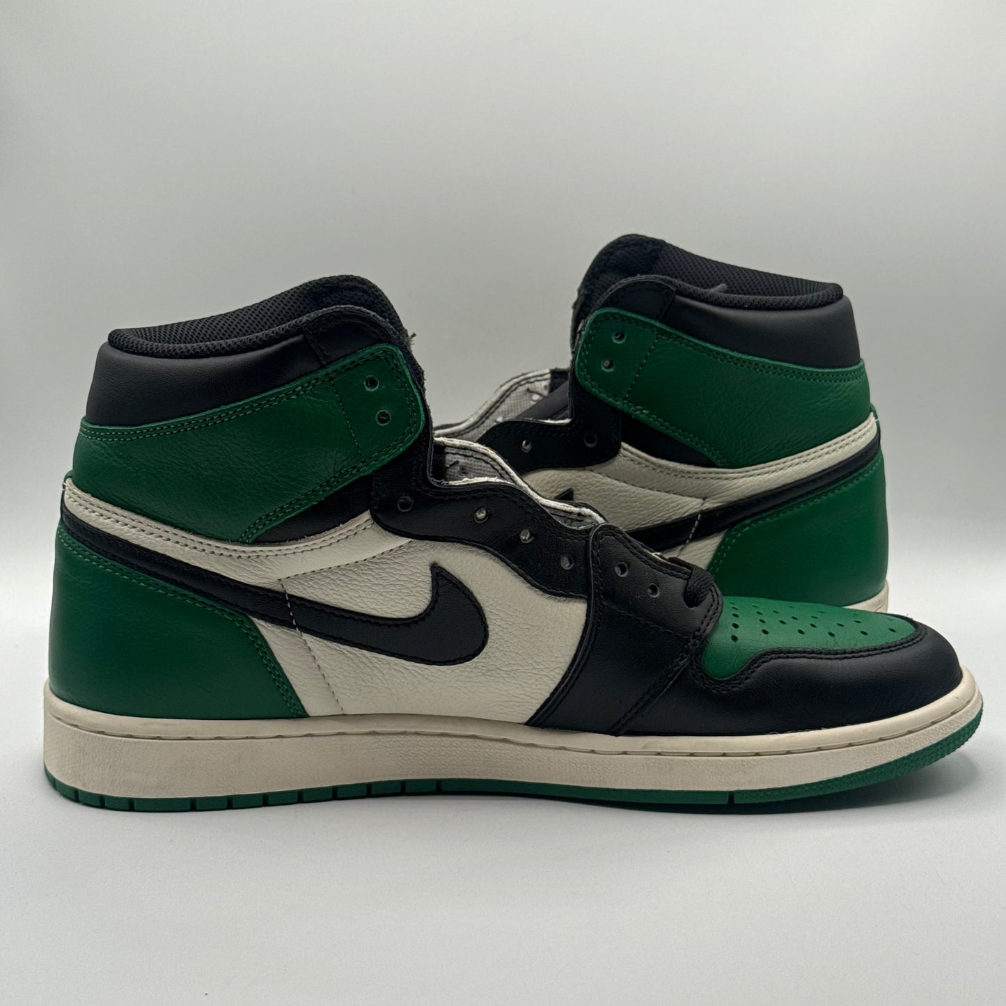 (USED) Jordan 1 High Pine Green Size 12