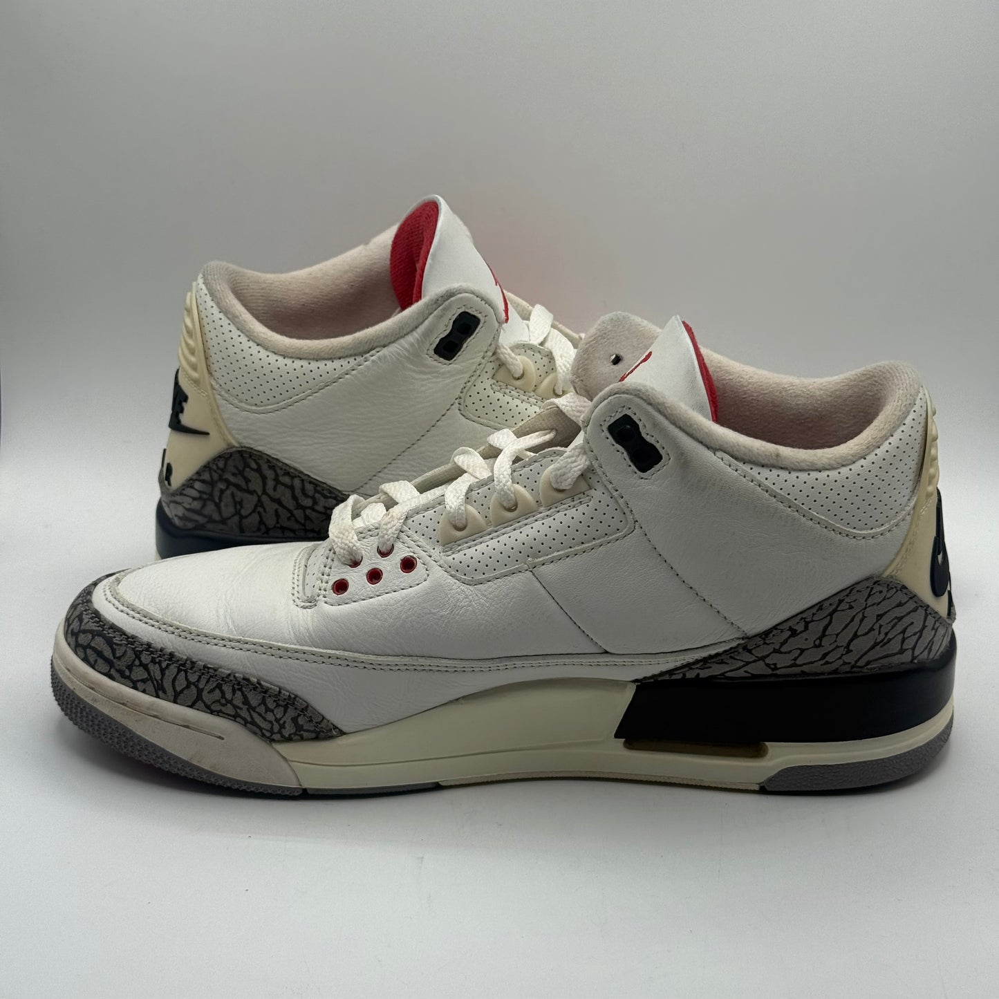 (USED NO BOX) Jordan 3 Reimagined Size 10.5