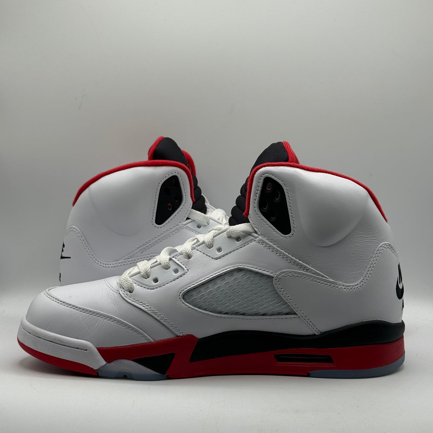 (Used) Jordan 5 Fire Red Black Tongue Size 11.5
