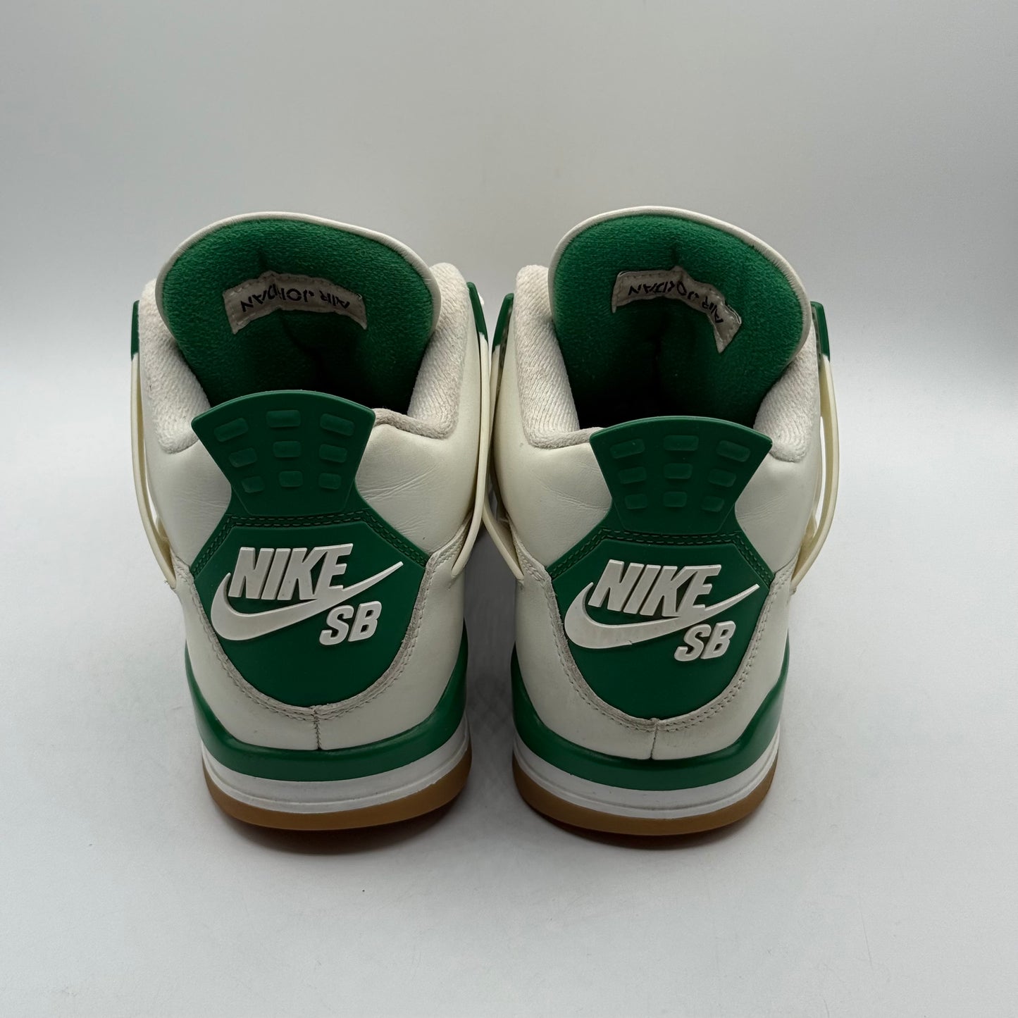 (USED) Jordan 4 SB Pine Green Size 9.5