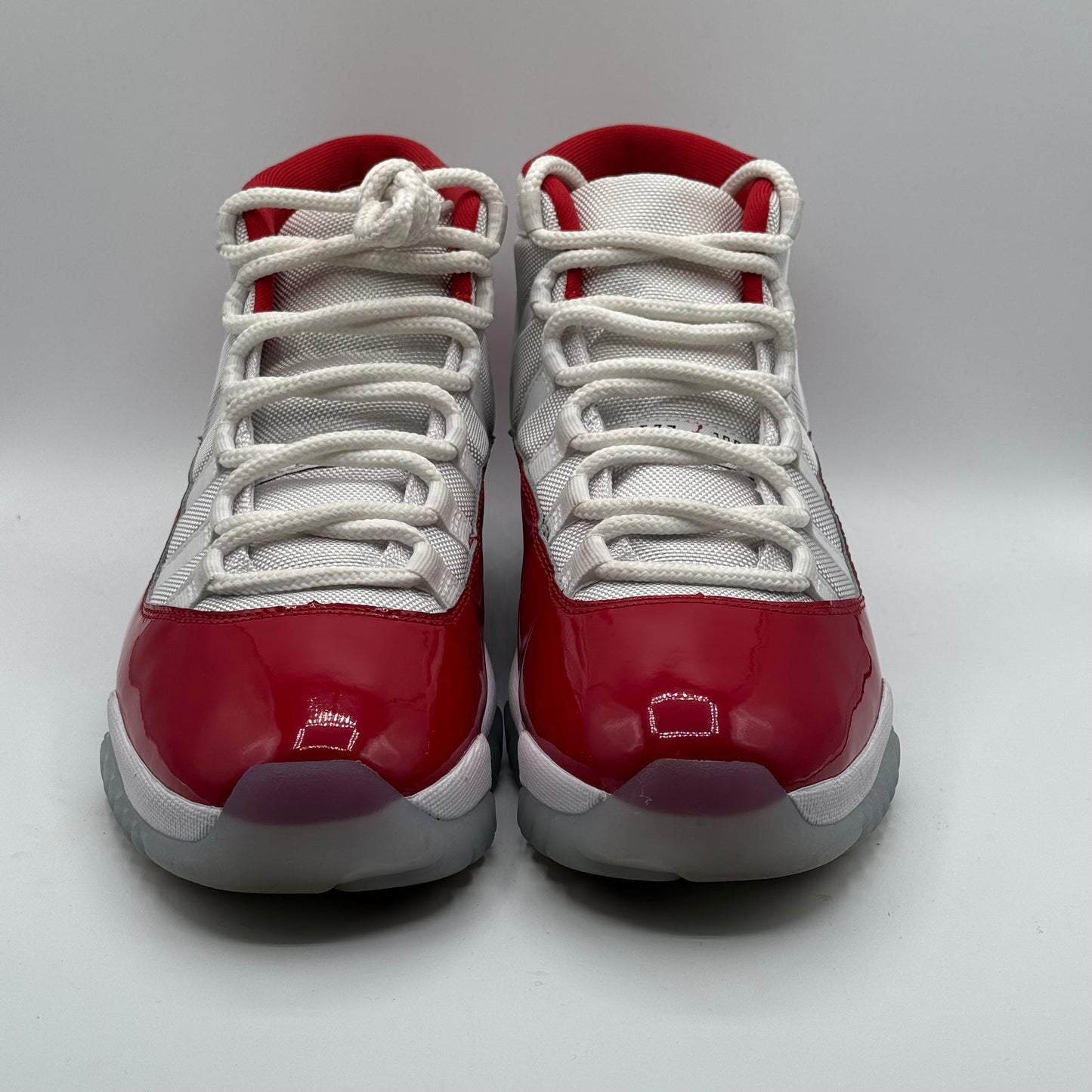 (Used  No Box) Jordan 11 Cherry Size 9.5