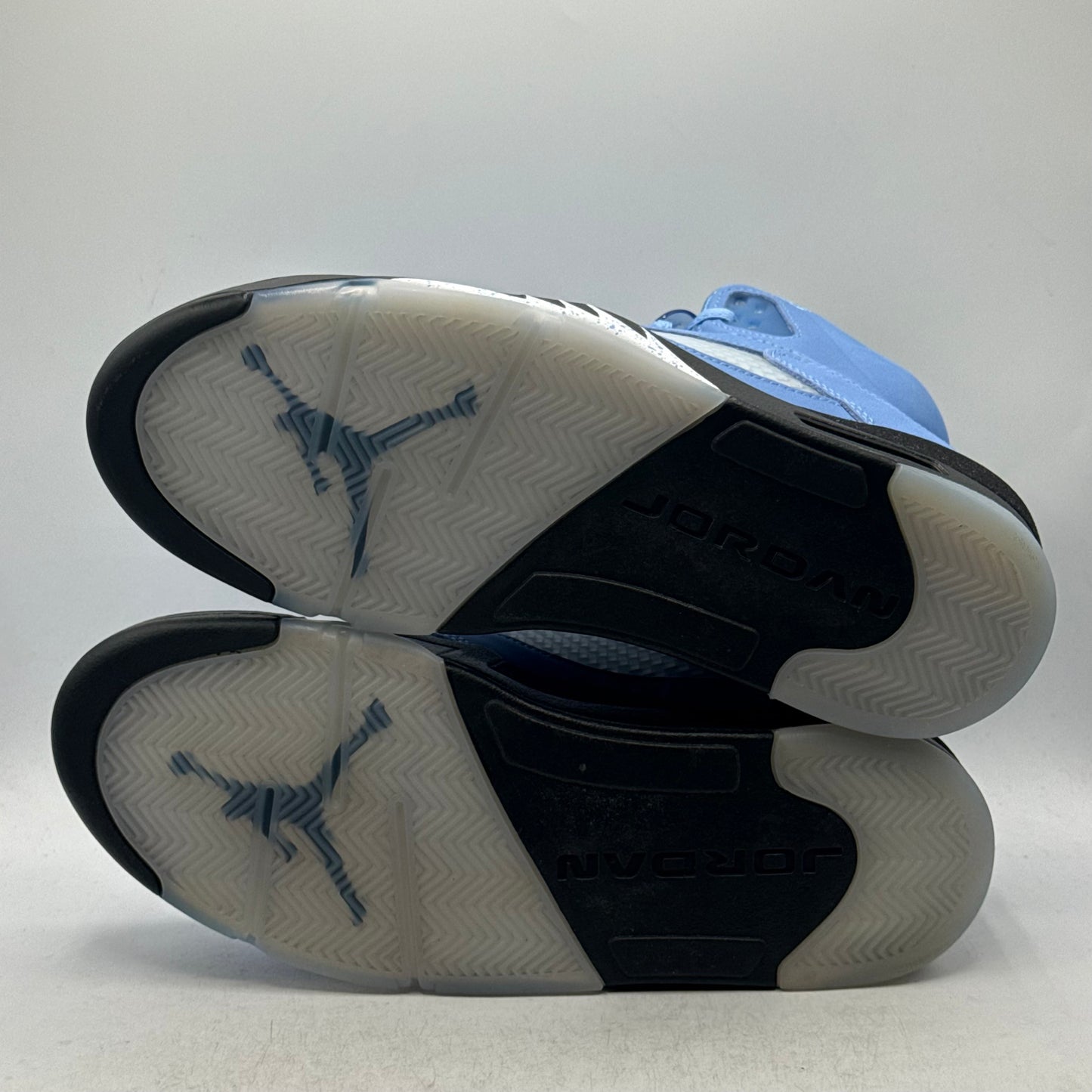 (USED) Jordan 5 University Blue Size 10.5