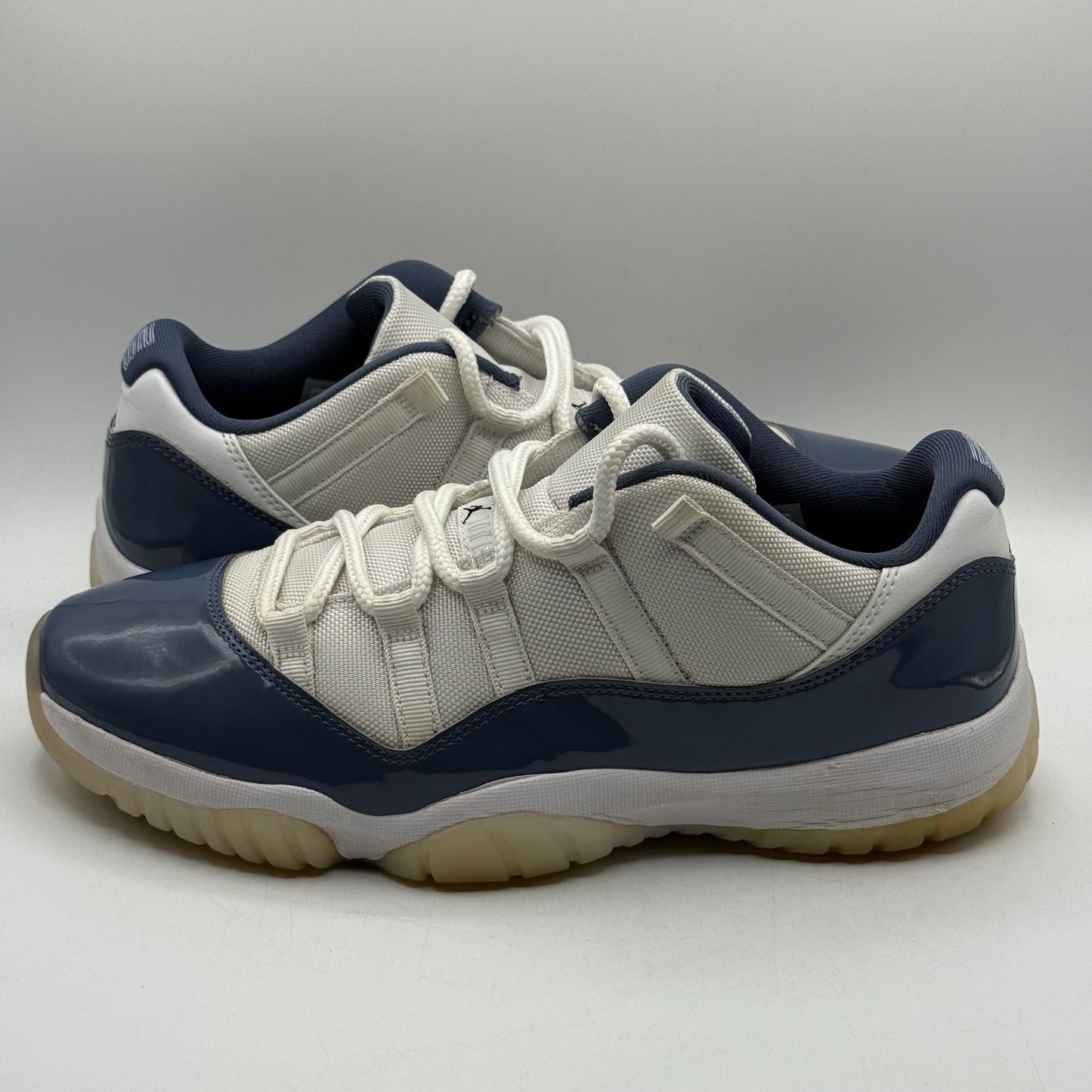 (USED) Jordan 11 Low Diffused Blue Size 10.5