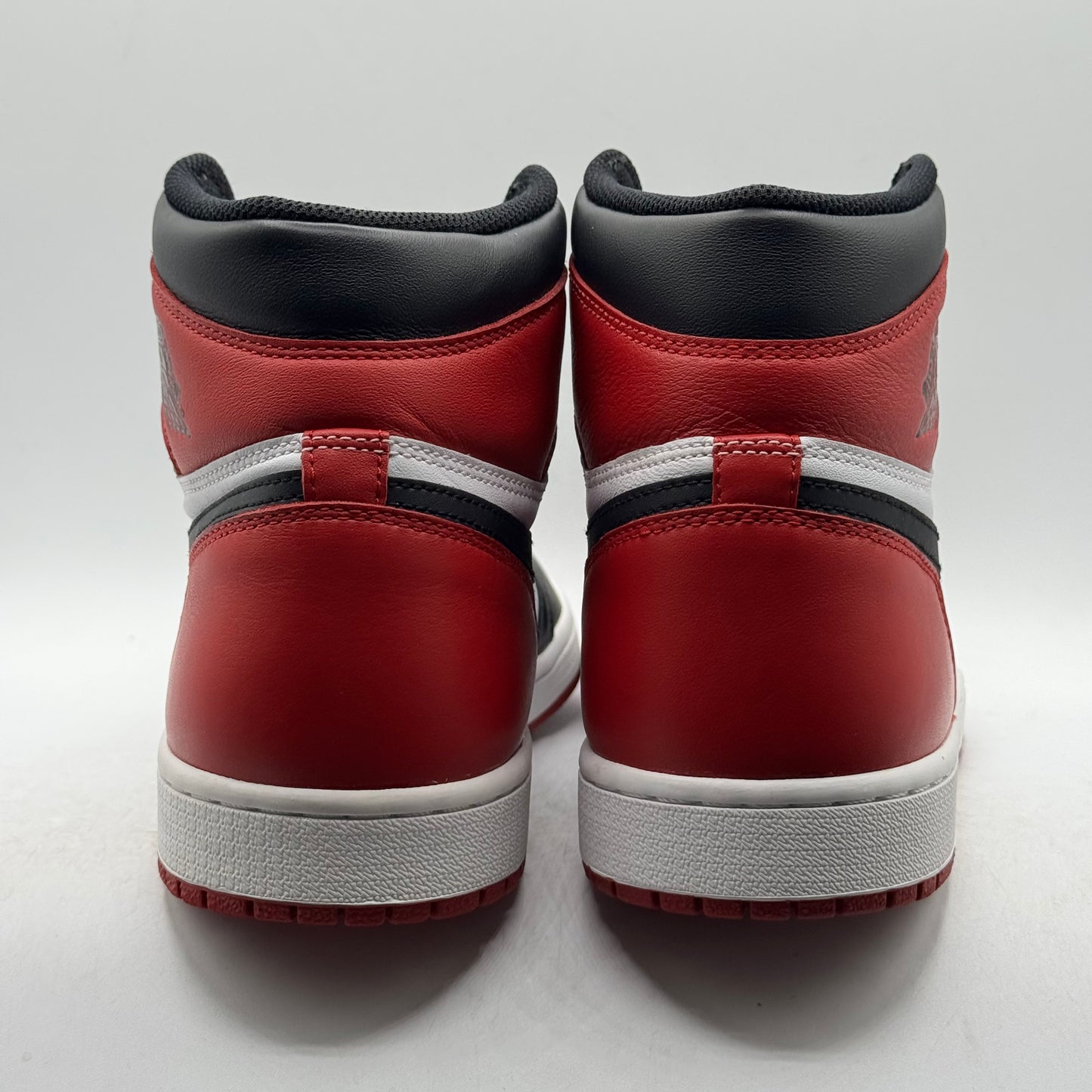 (USED) Jordan 1 Black Toe (2016) Size 10.5