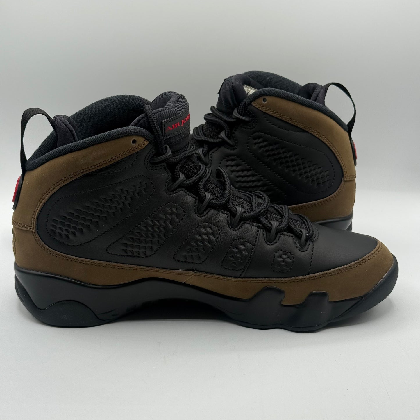 (USED) Jordan 9 Olive Size 9