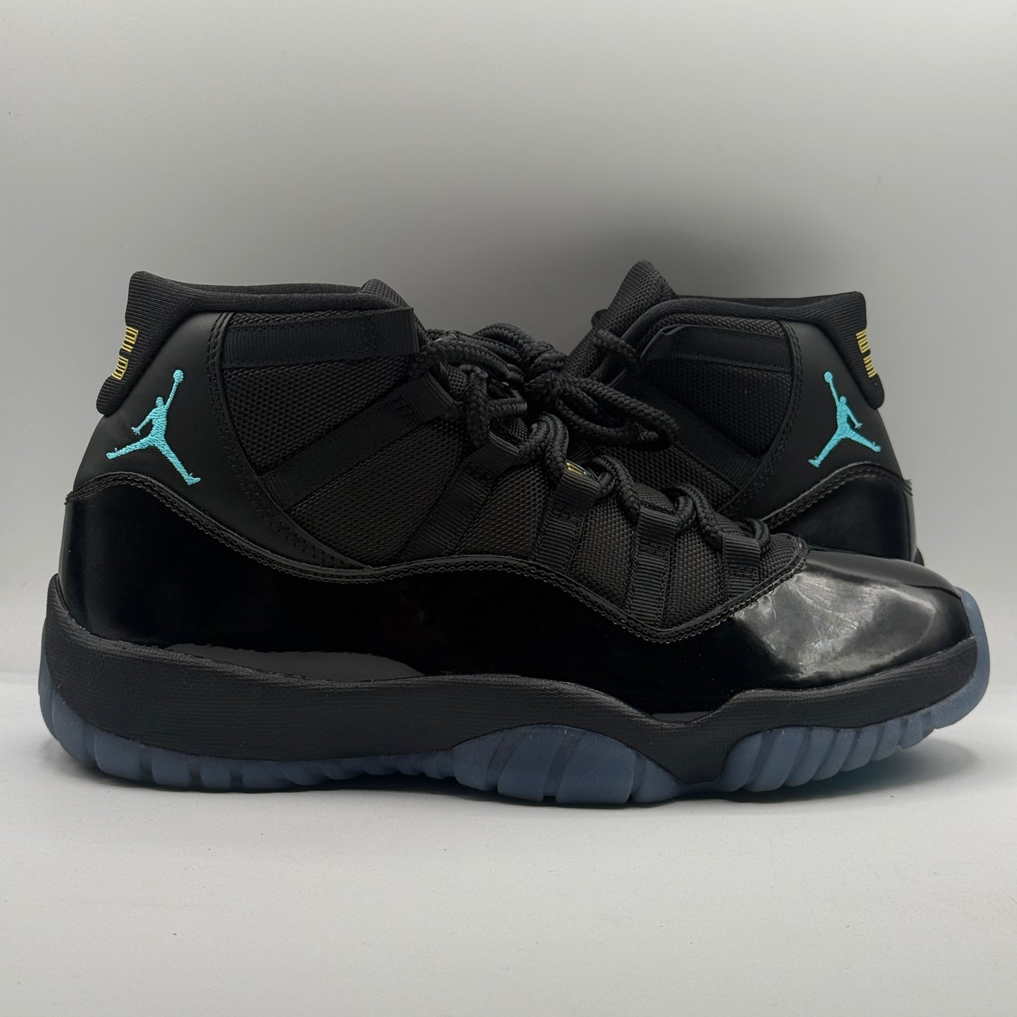 (USED) Jordan 11 Gamma Size 8.5