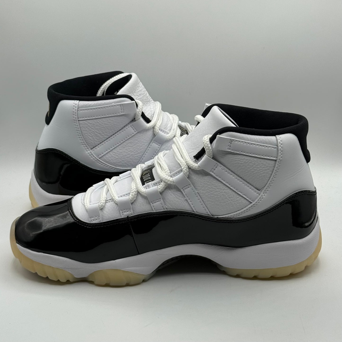 (USED) Jordan 11 Gratitude Size 11
