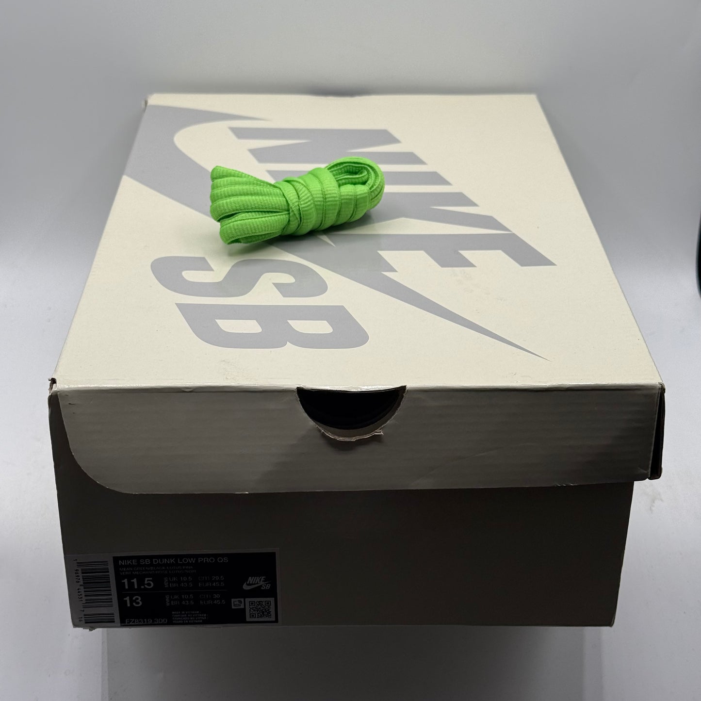 (Used) Nike SB Dunk Powerpuff Girl Buttercup Size 11.5