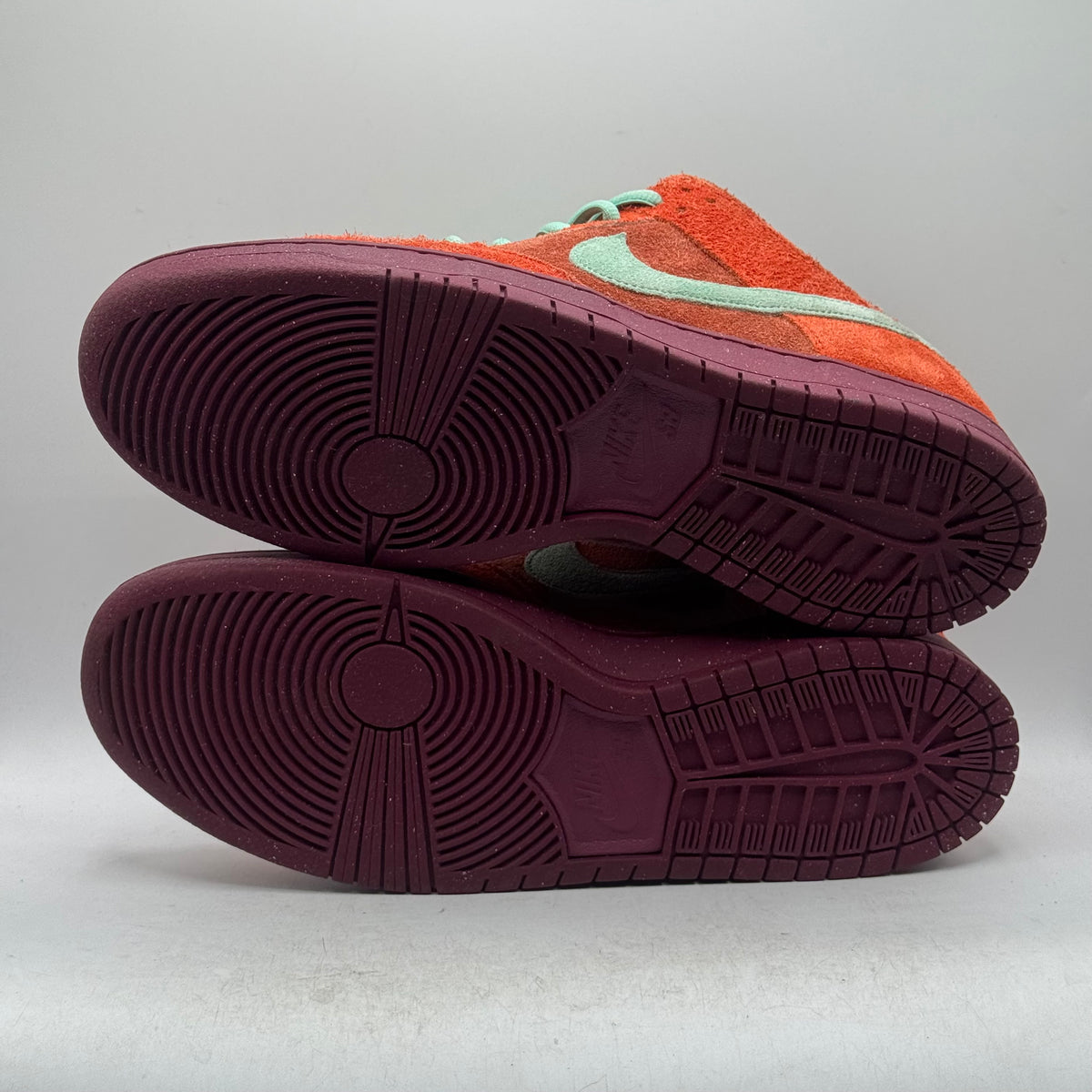 (USED) Nike SB Dunk Low Mystic Red Rosewood Size 13
