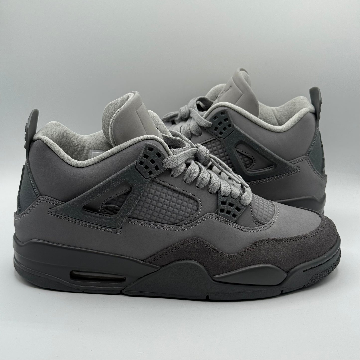 (USED) Jordan 4 Wet Cement Size 9