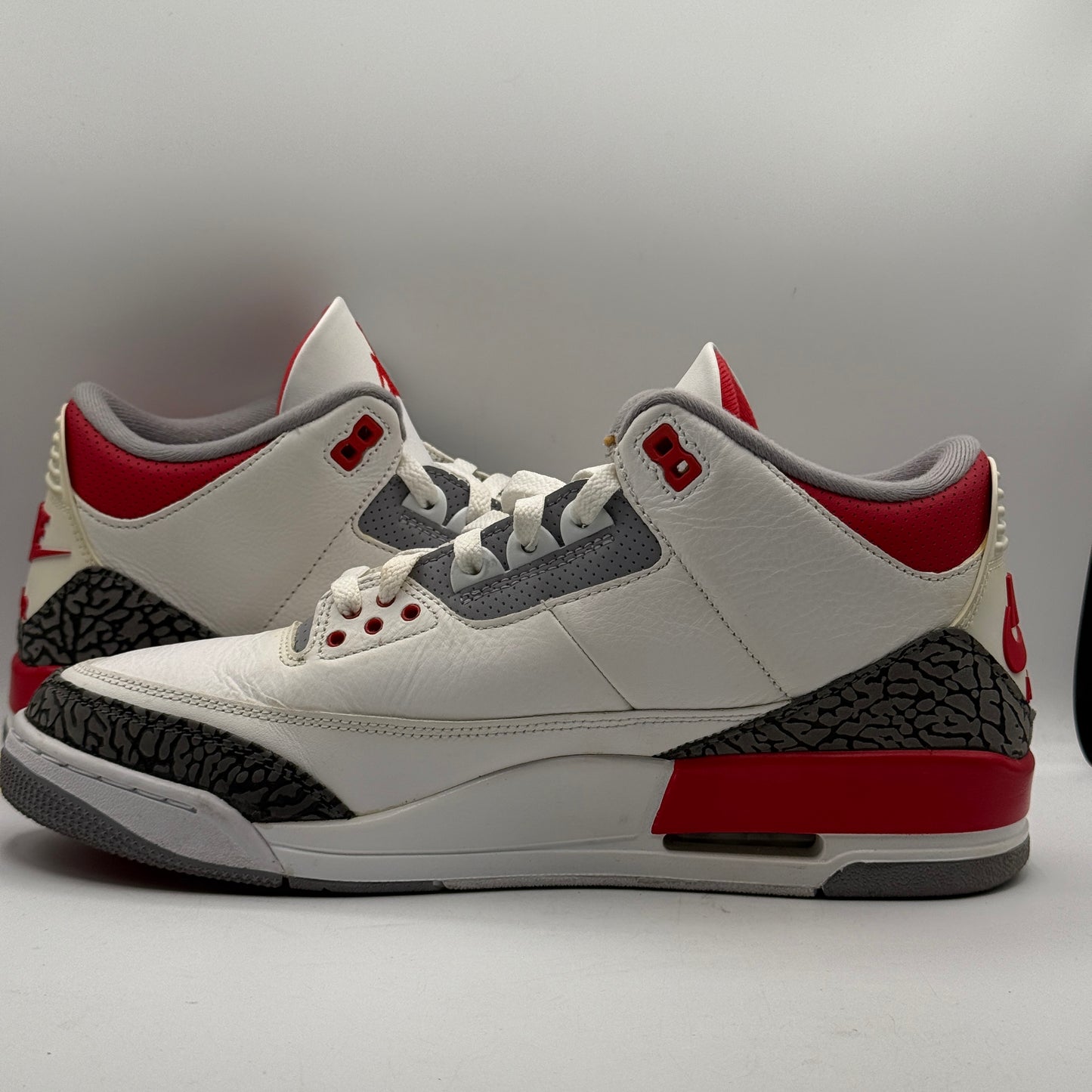 (USED) Jordan 3 Fire Red Size 11.5