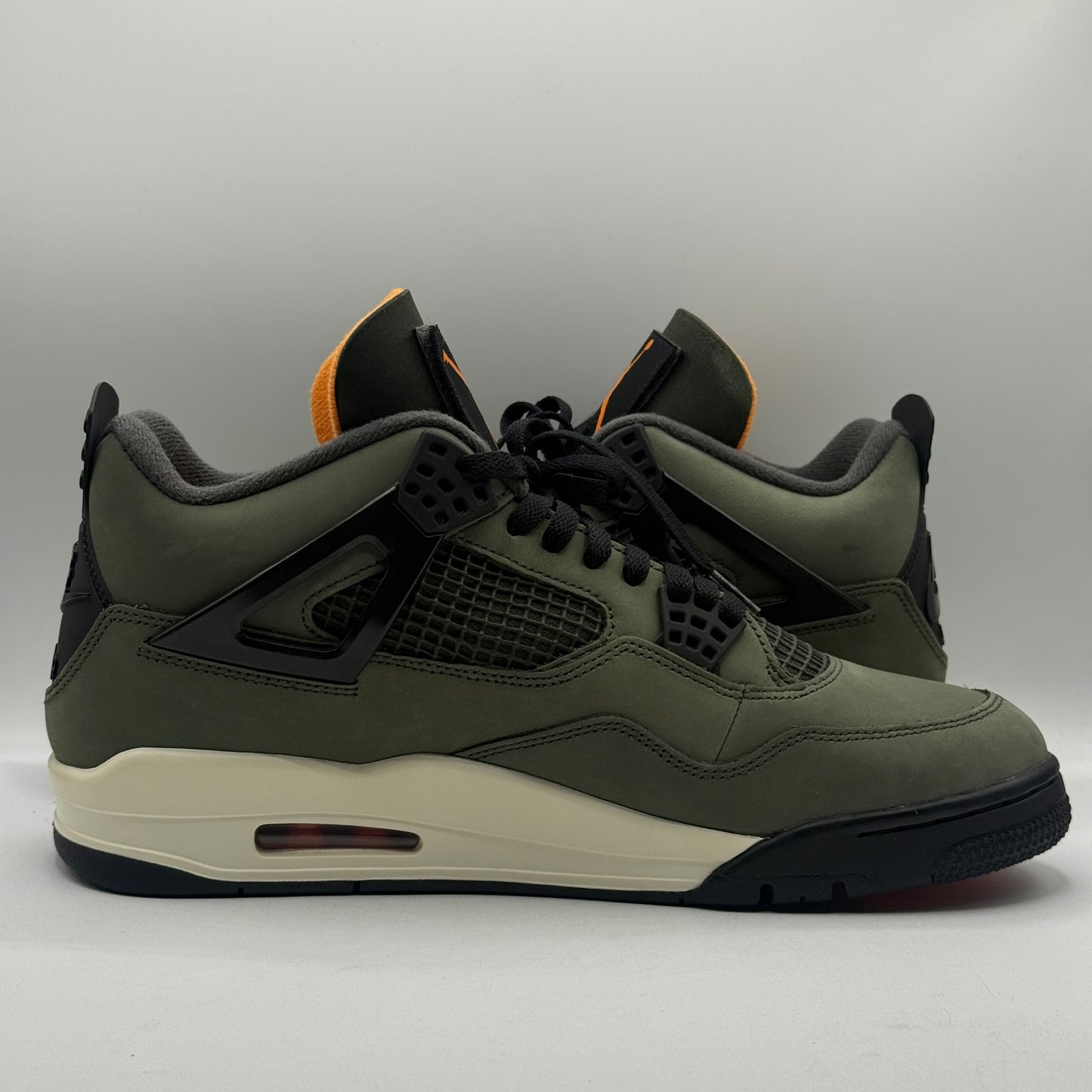 (USED) Jordan 4 Undefeated Size 11.5