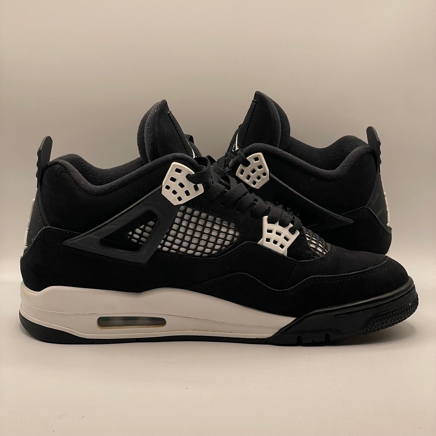 (USED) Jordan 4 White Thunder Size 10