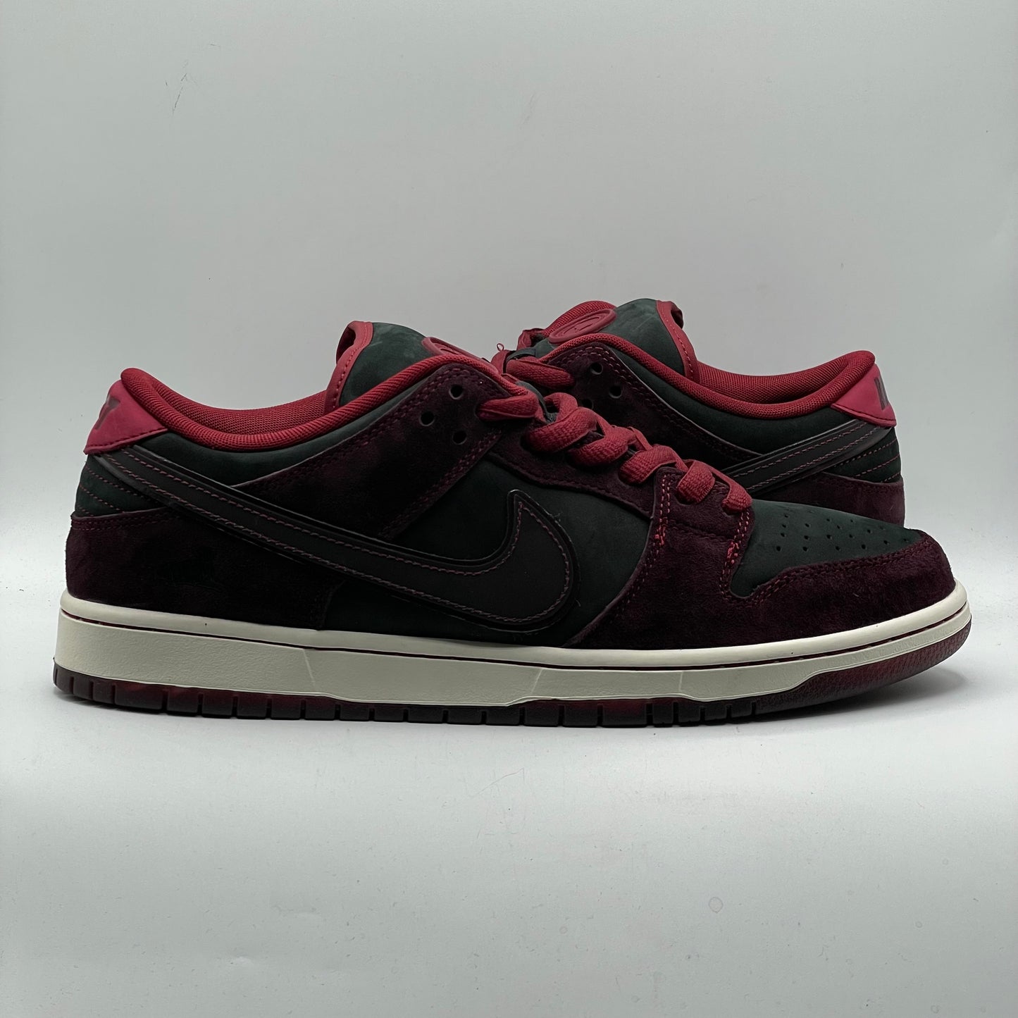 (USED) Nike SB Dunk Low Riot Size 12