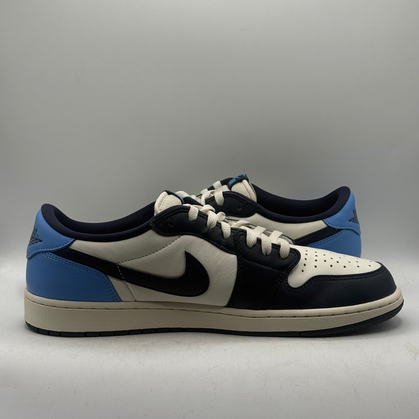 (USED) Jordan 1 Low Obsidian UNC Size 13