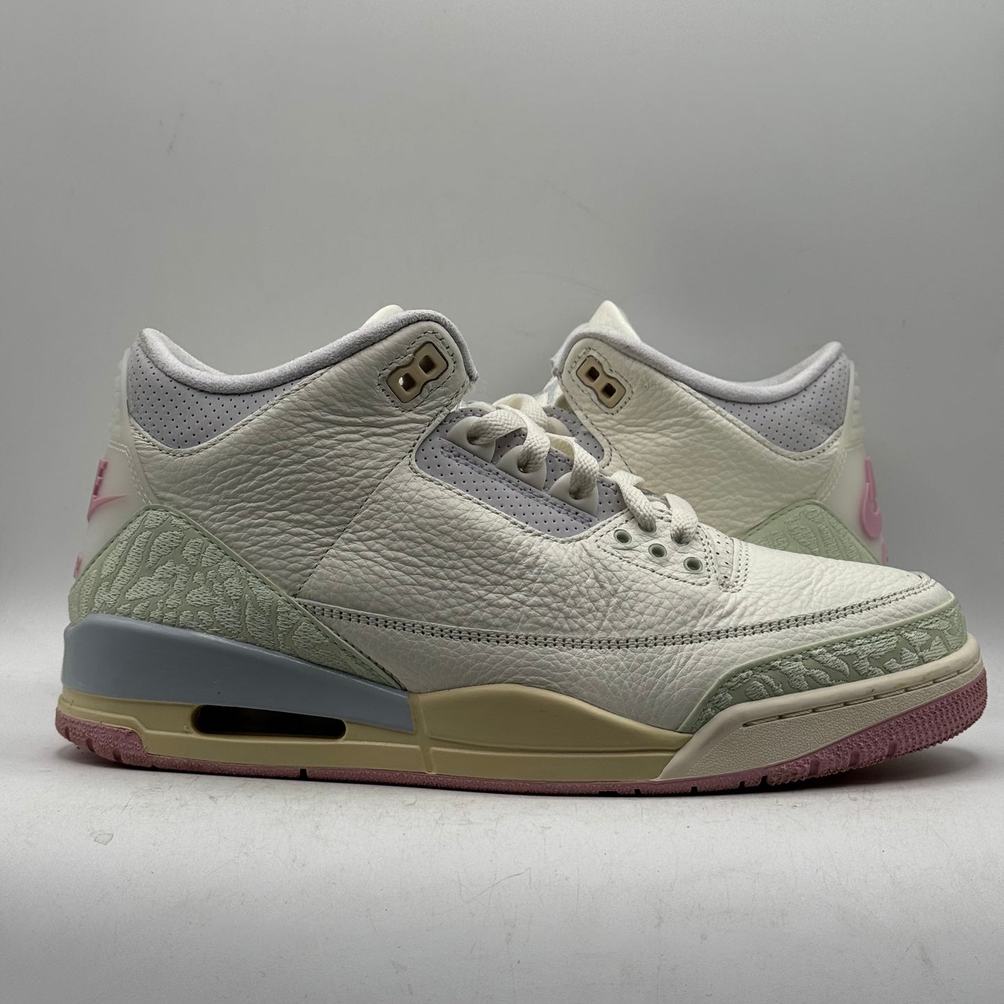 (USED) Jordan 3 Spring Is In The Air Size 9