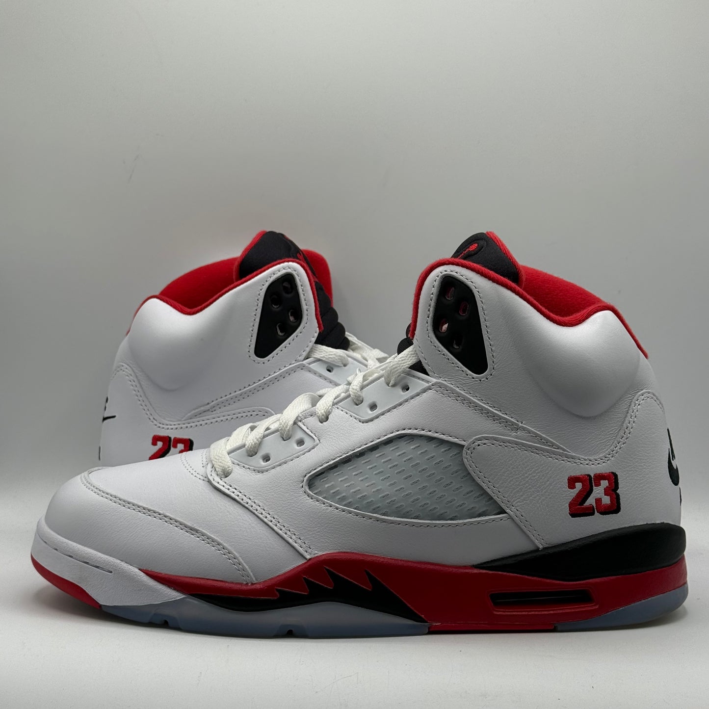 (Used) Jordan 5 Fire Red Black Tongue Size 11.5