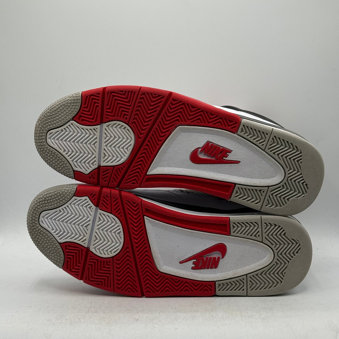 (USED) Jordan 4 Fire Red (2020) Size 10.5