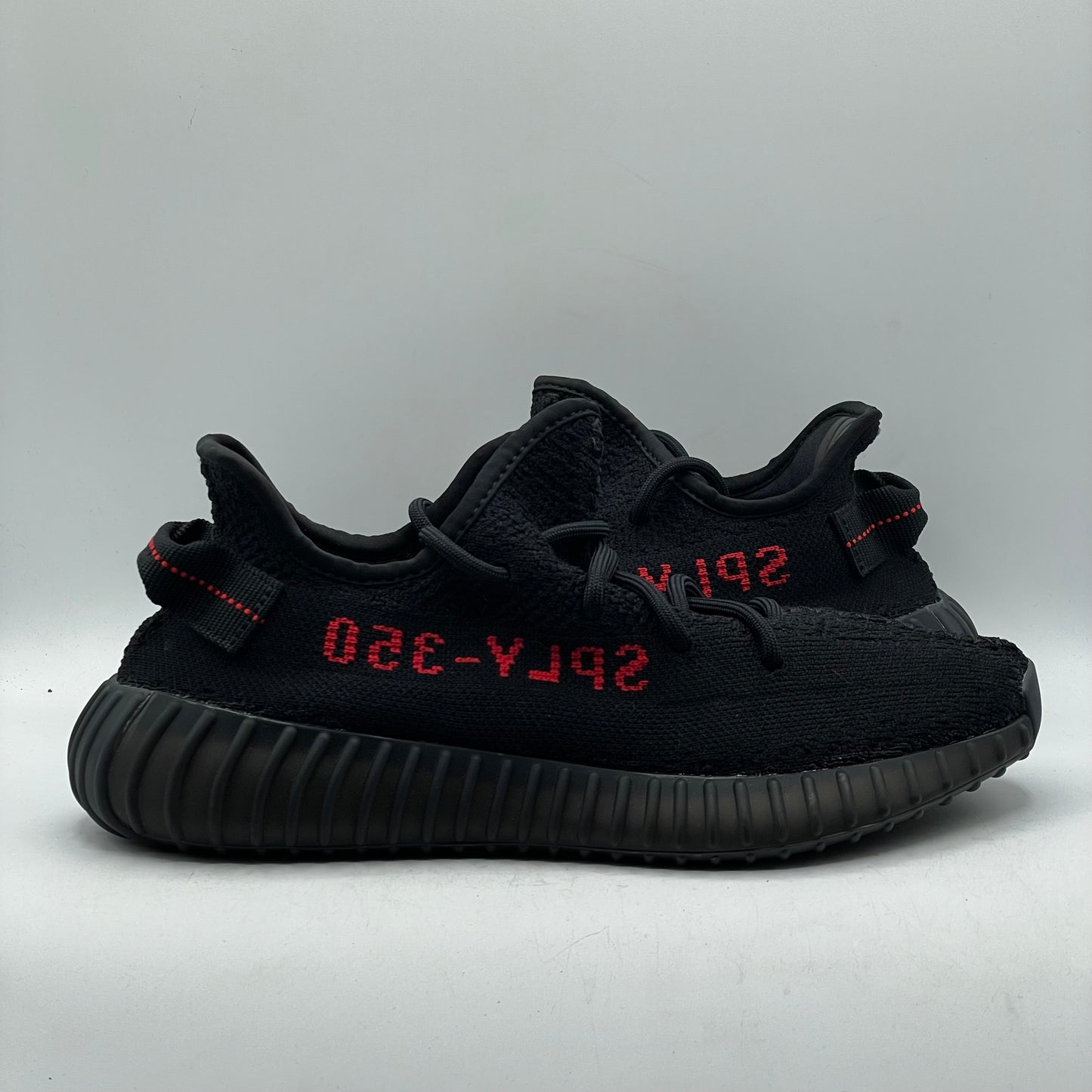 (USED NO BOX) Yeezy 350 V2 Bred Size 7