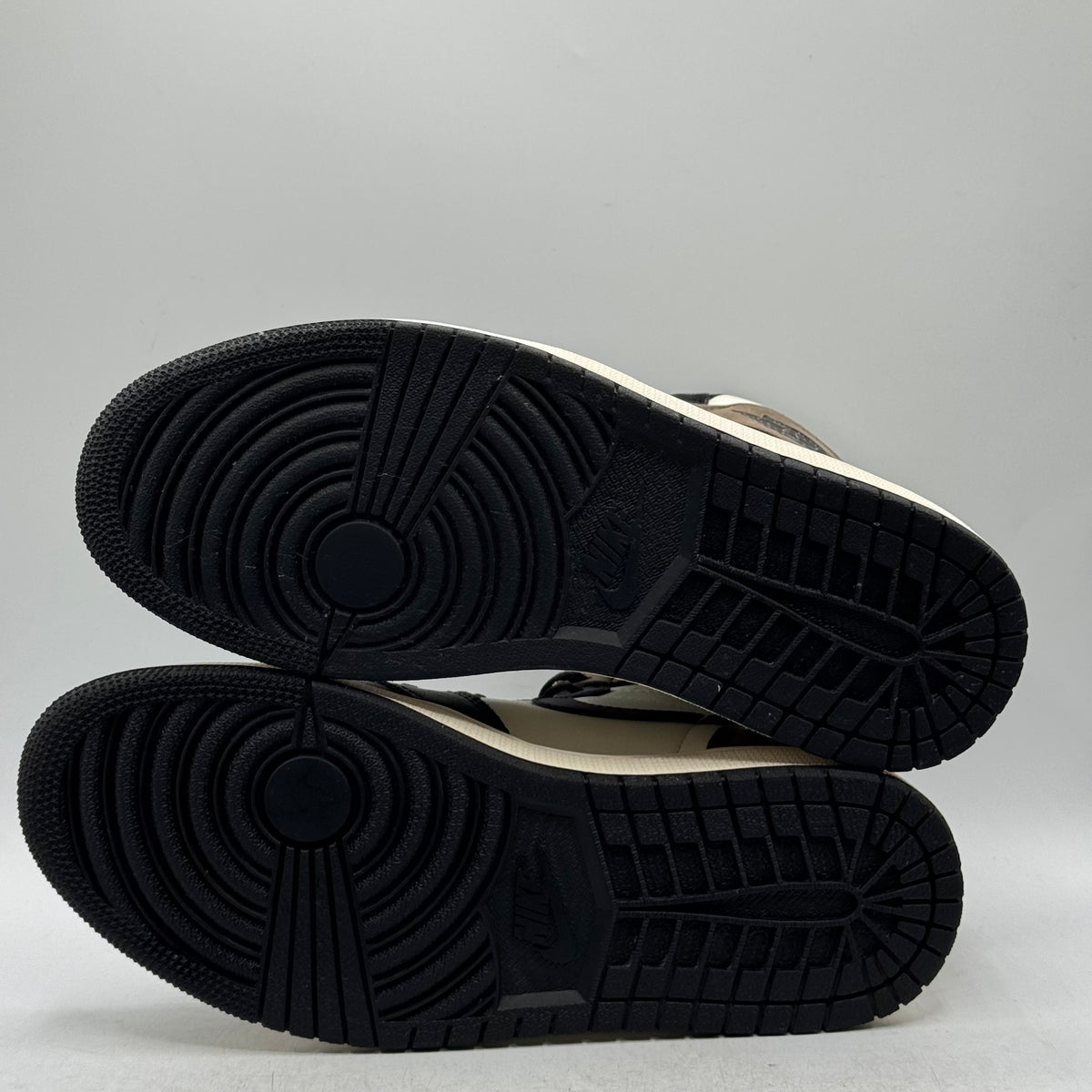 (USED) Jordan 1 High Dark Mocha Size 9.5