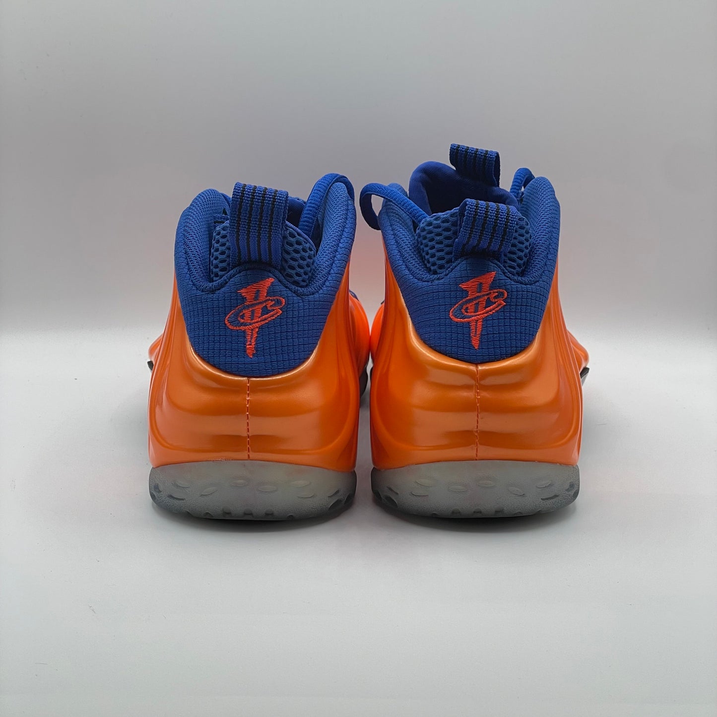 (USED) Nike Foamposite Knicks Size 8