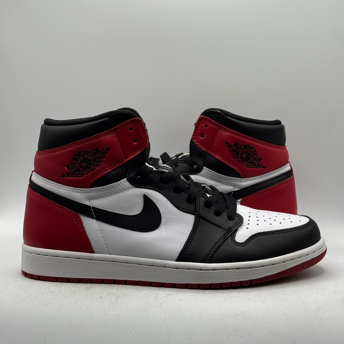 (USED) Jordan 1 Black Toe (2016) Size 10.5
