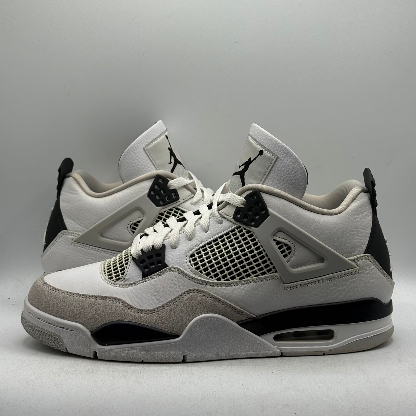 (Used) Jordan 4 Military Black Size 11.5