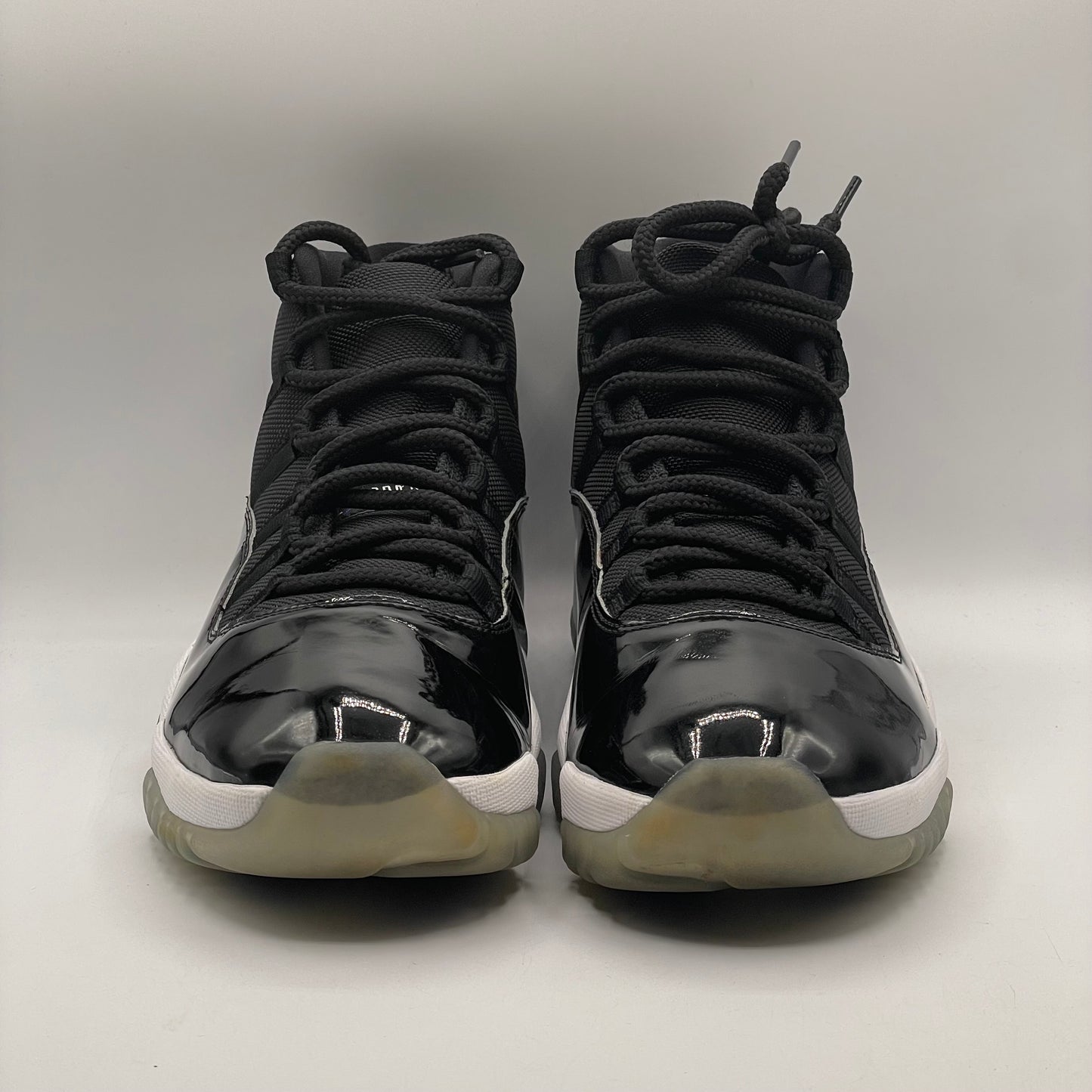 (USED) Jordan 11 Space Jam Size 10