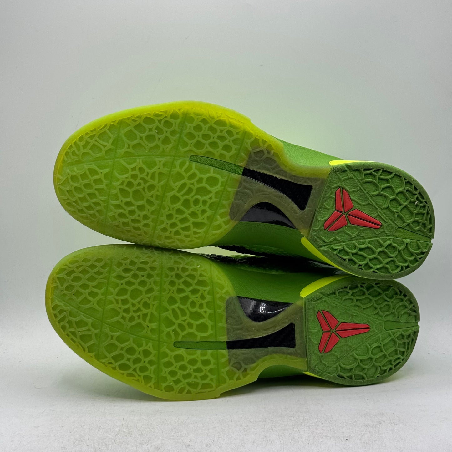 (USED) Nike Kobe 6 Grinch (2020) Size 10
