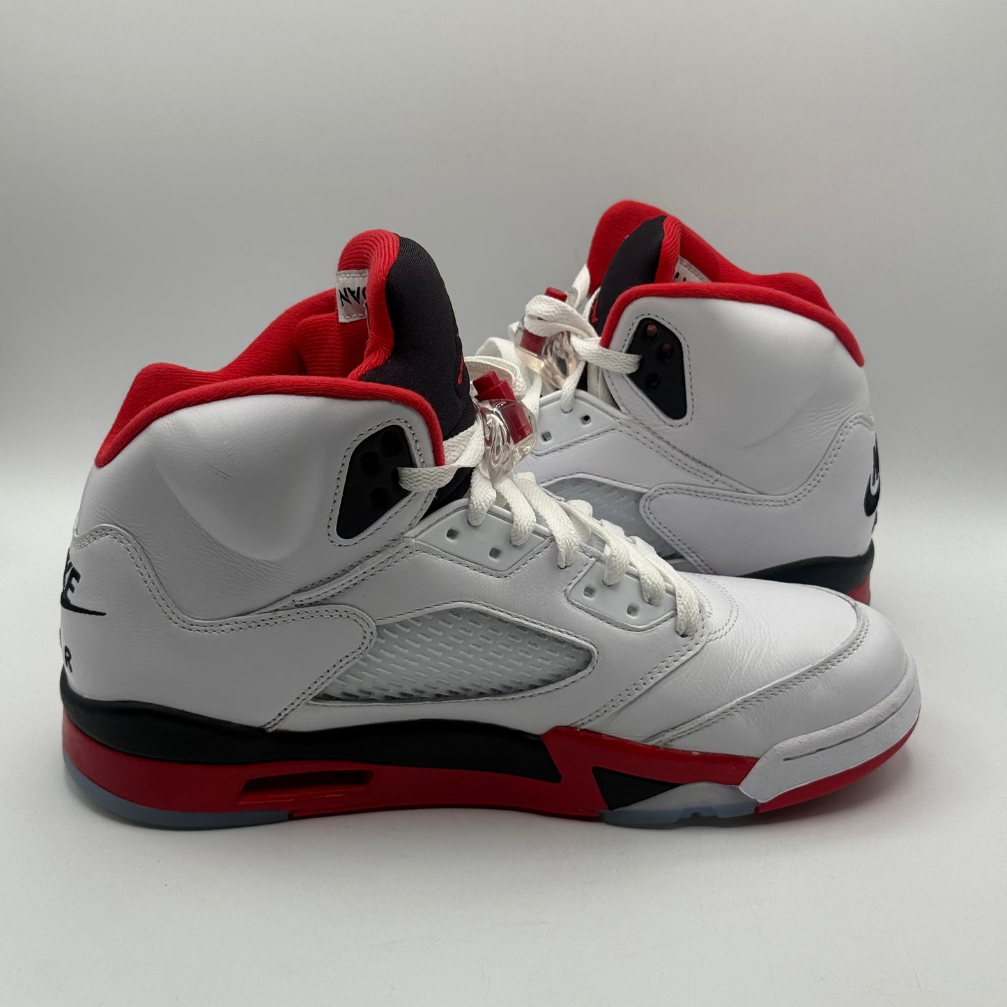 (USED) Jordan 5 Fire Red Tongue Size 9.5