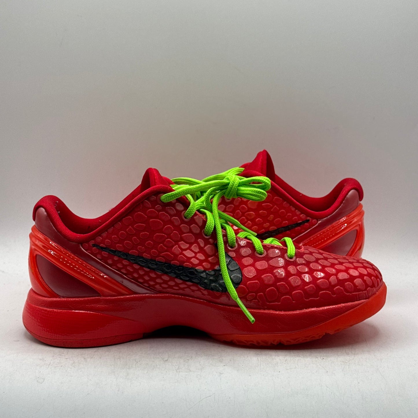 (Used) Nike Kobe 6 Reverse Grinch Size 6Y