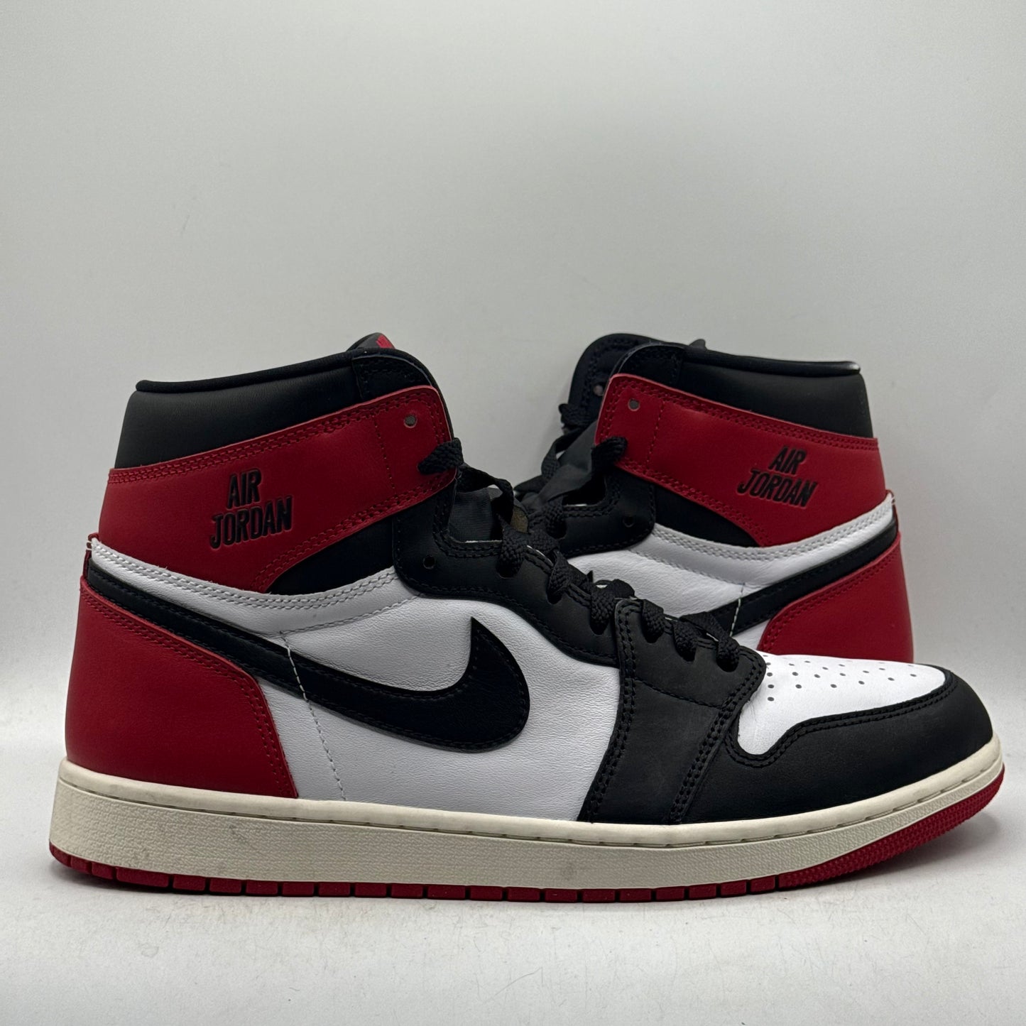 (USED) Jordan 1 Black Toe Reimagined Size 12