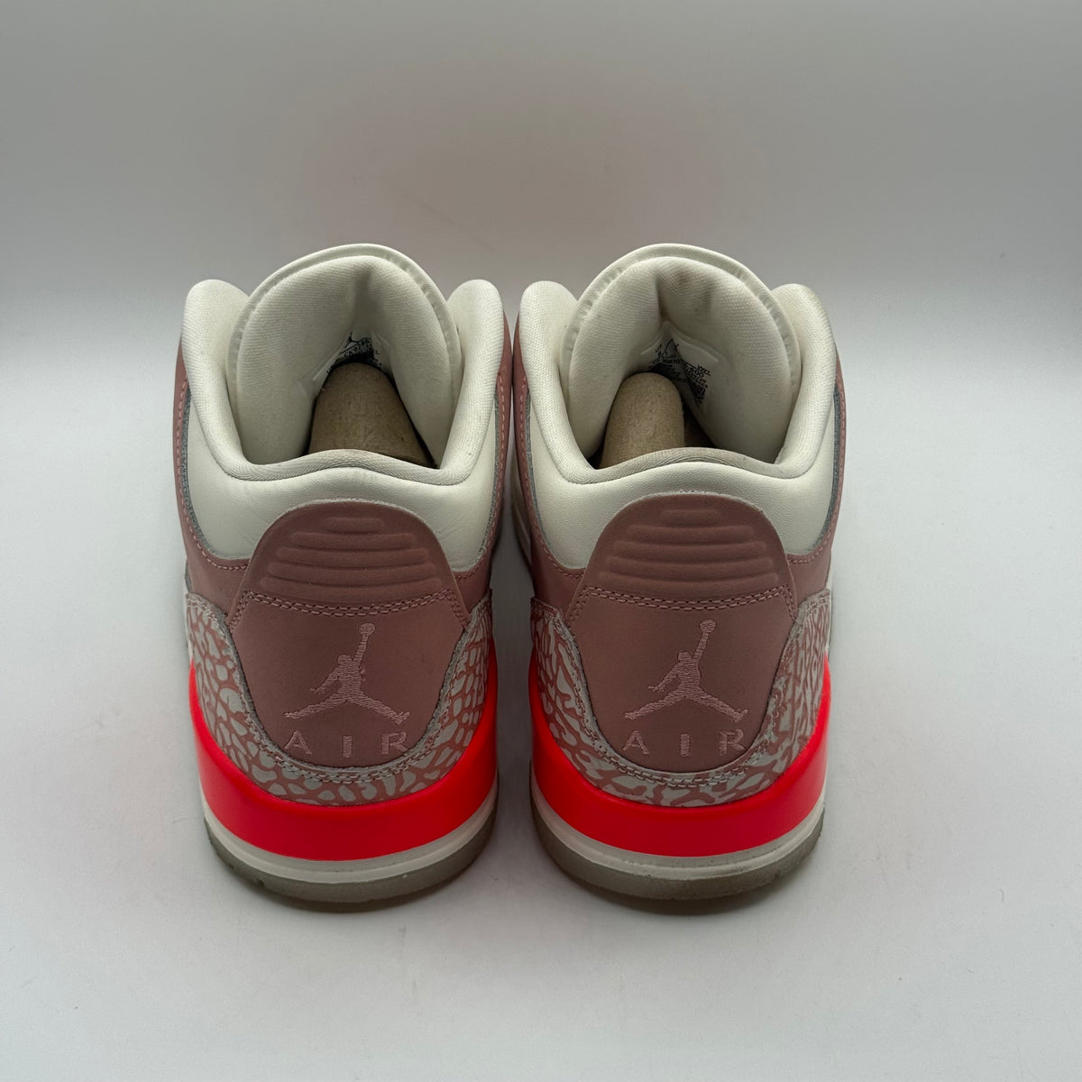 (USED) Jordan 3 Rust Pink Size 8W/6.5Y