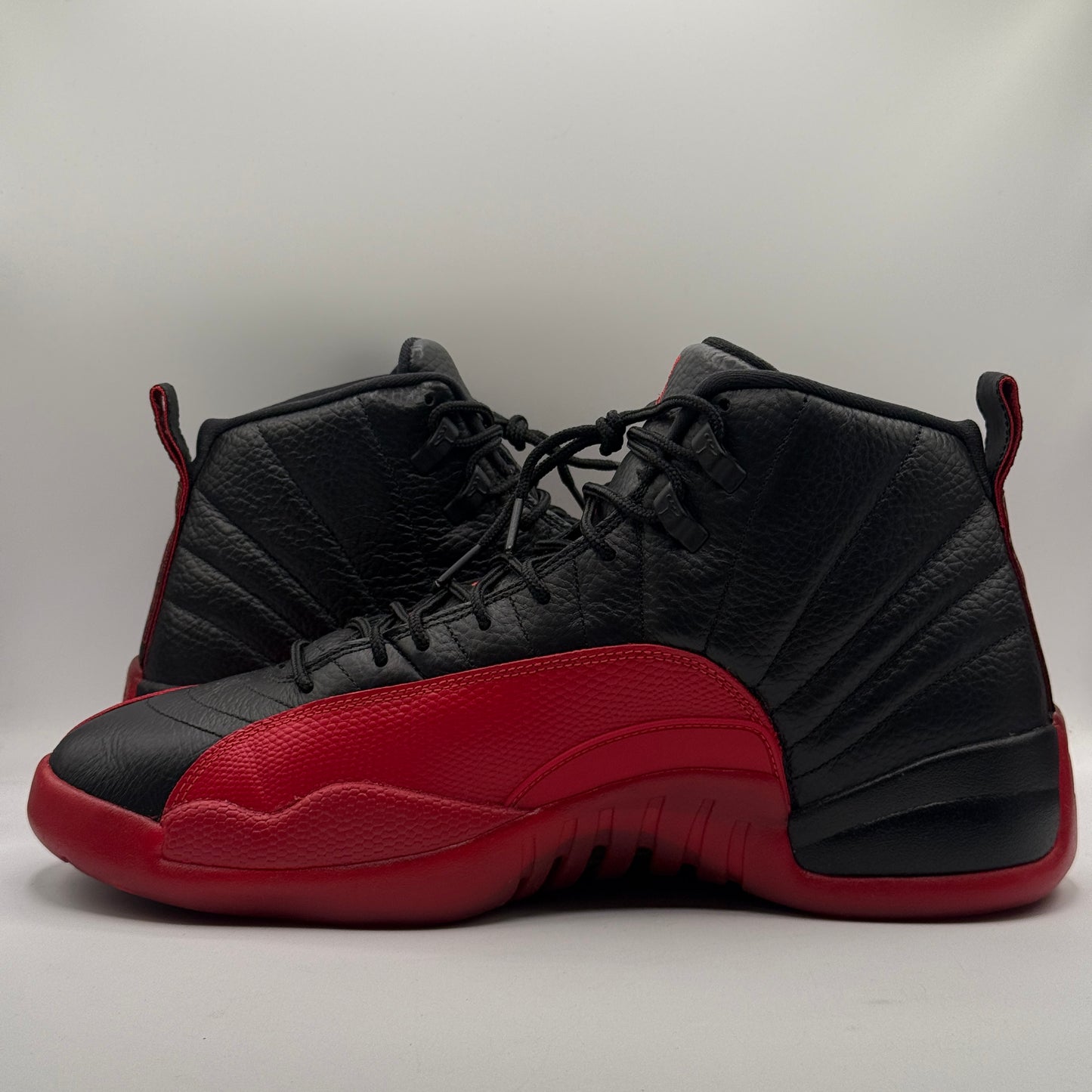 (USED) Jordan 12 Flu Game Size 14