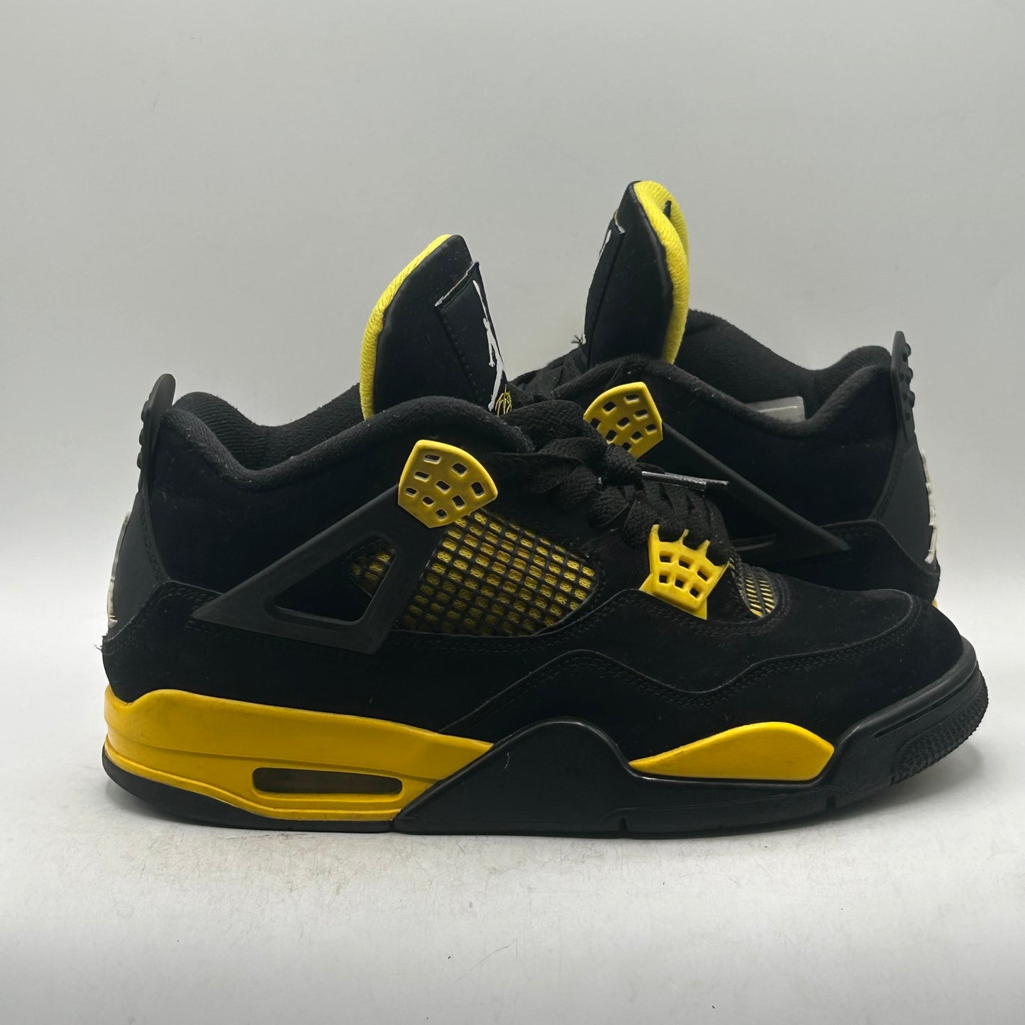 (Used No Box) Jordan 4 Thunder (2021) Size 8.5