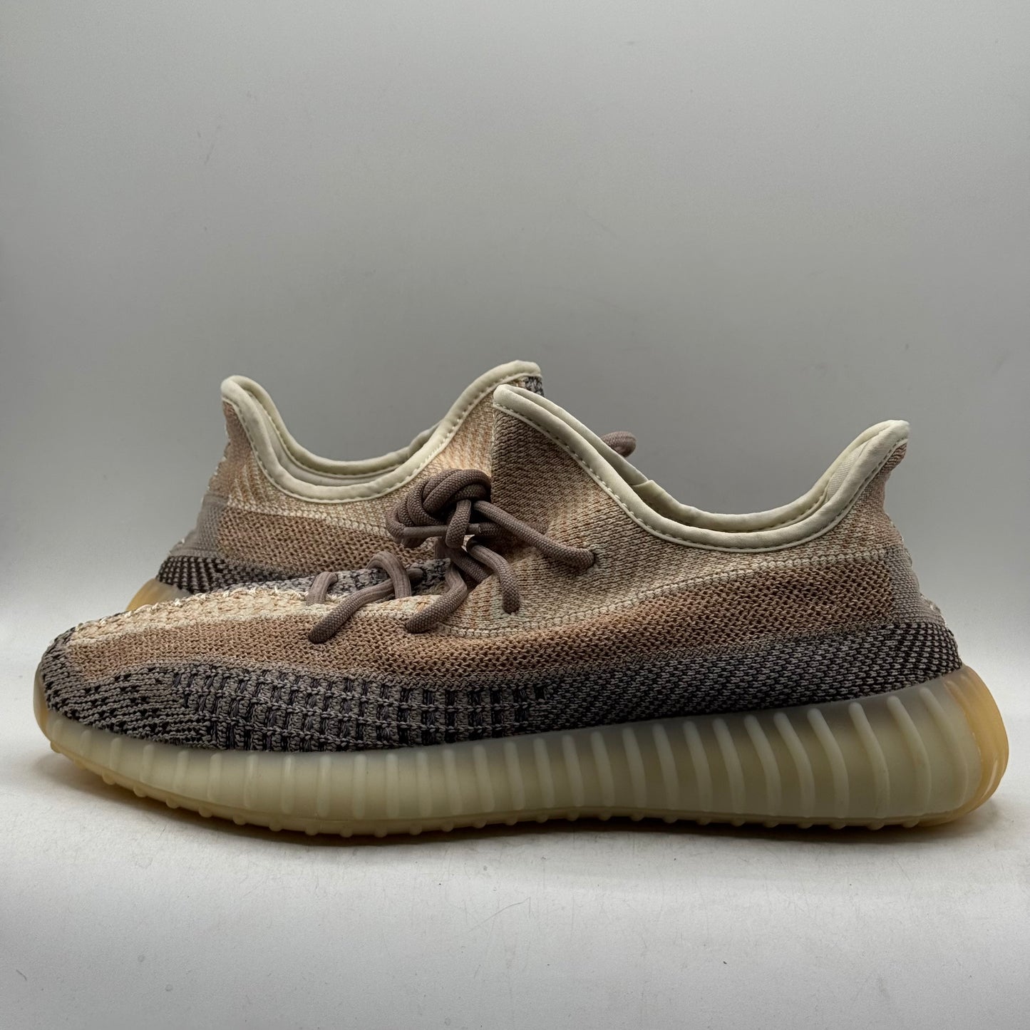 (USED) Yeezy 350 V2 Ash Pearl Size 10.5