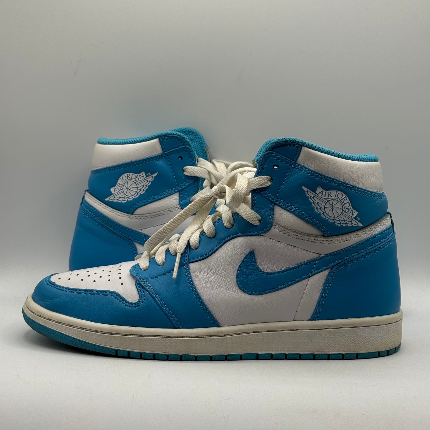 (Used) Jordan 1 High UNC Size 9.5