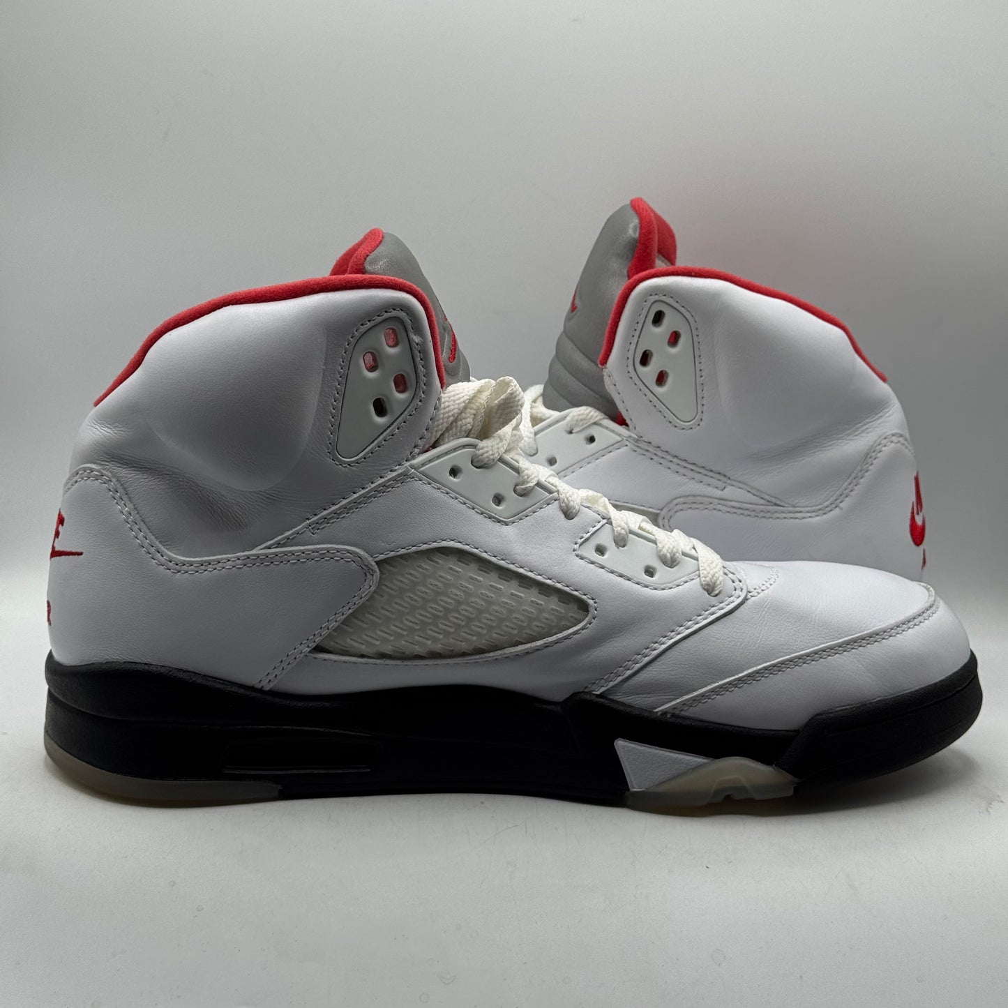 (USED) Jordan 5 Fire Red (2020) Size 11.5