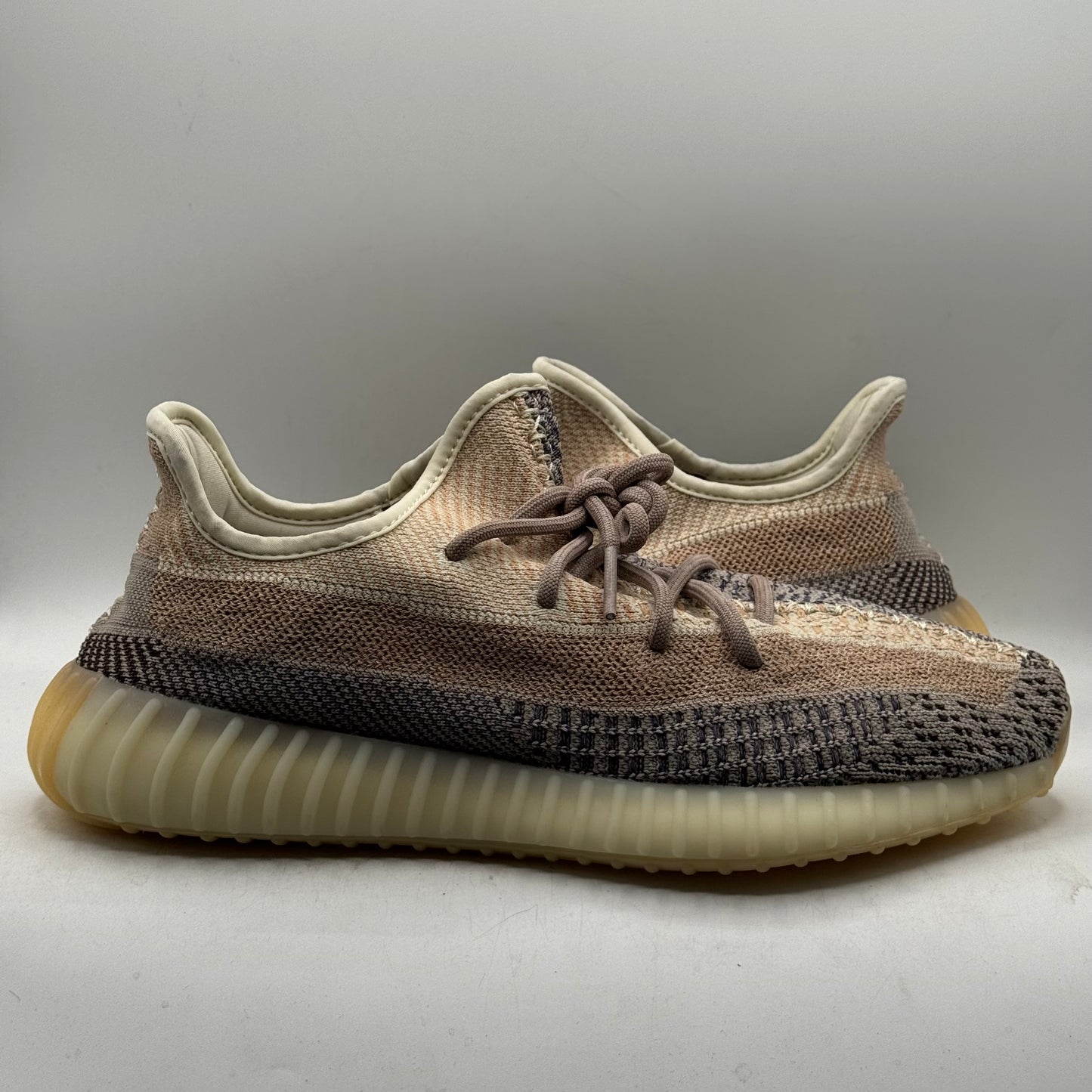 (USED) Yeezy 350 V2 Ash Pearl Size 10.5