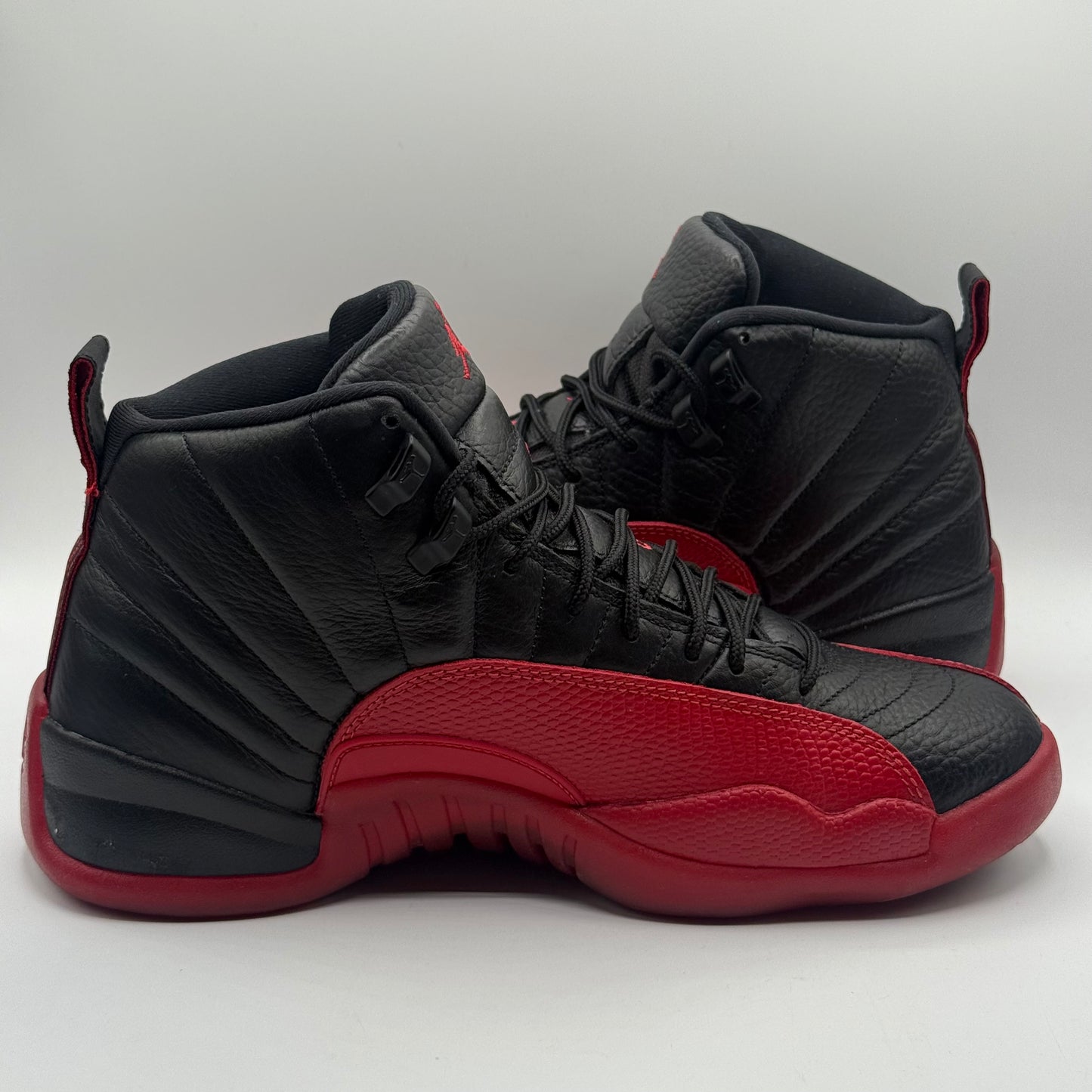 (USED) Jordan 12 Flu Game Size 10