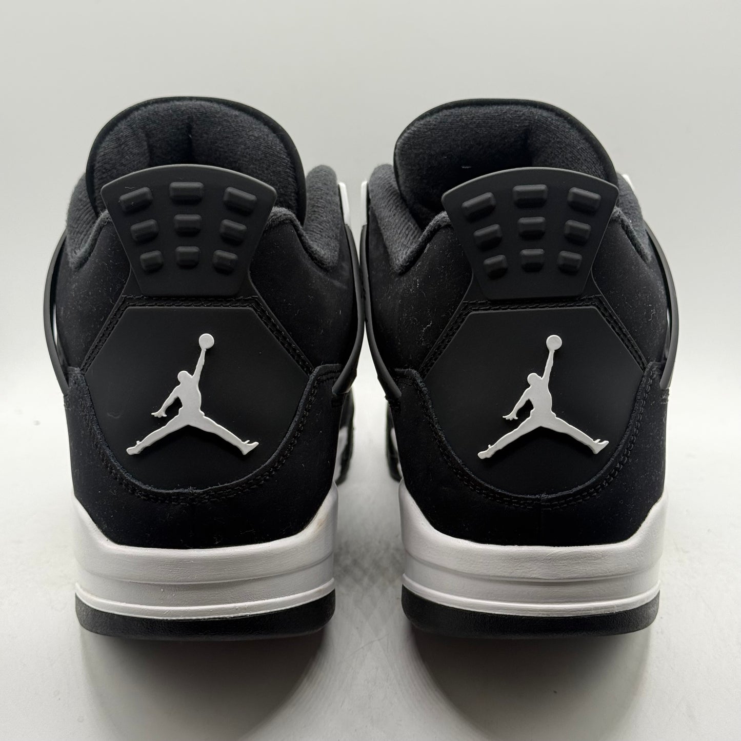 (Used) Jordan 4 White Thunder Size 11