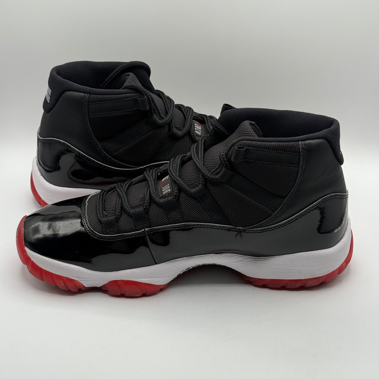 (USED REP BOX) Jordan 11 Bred Size 10.5