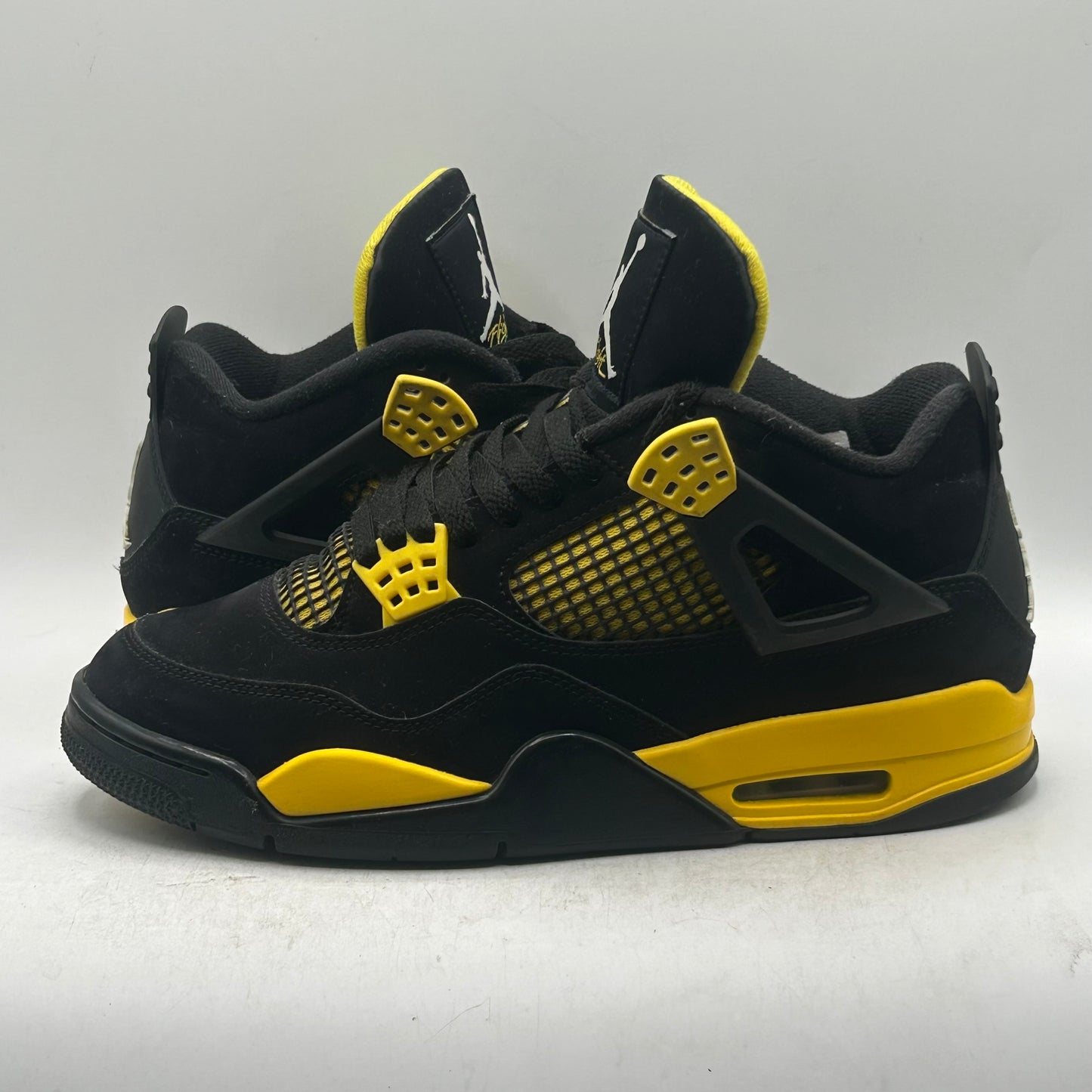 (Used No Box) Jordan 4 Thunder (2021) Size 8.5