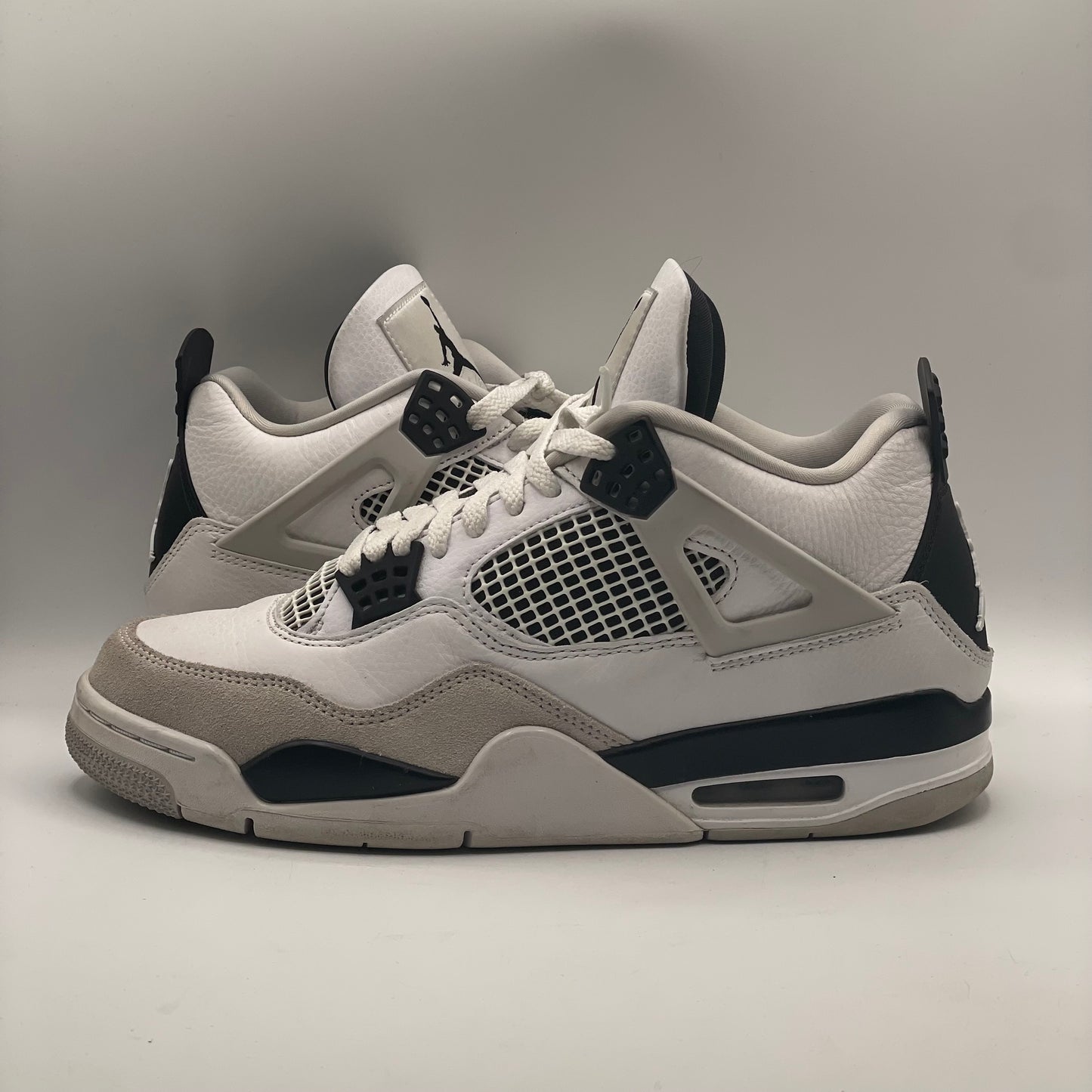 (USED NO BOX) Jordan 4 Military Black Size 9