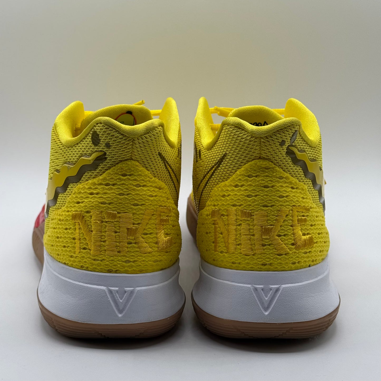 (Used) Nike Kyrie 5 SpongeBob SquarePants Size 11
