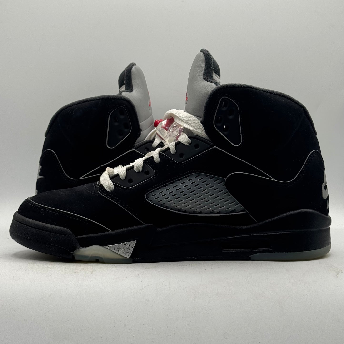 (USED NO BOX) Jordan 5 Black Metallic Reimagined Size 9.5
