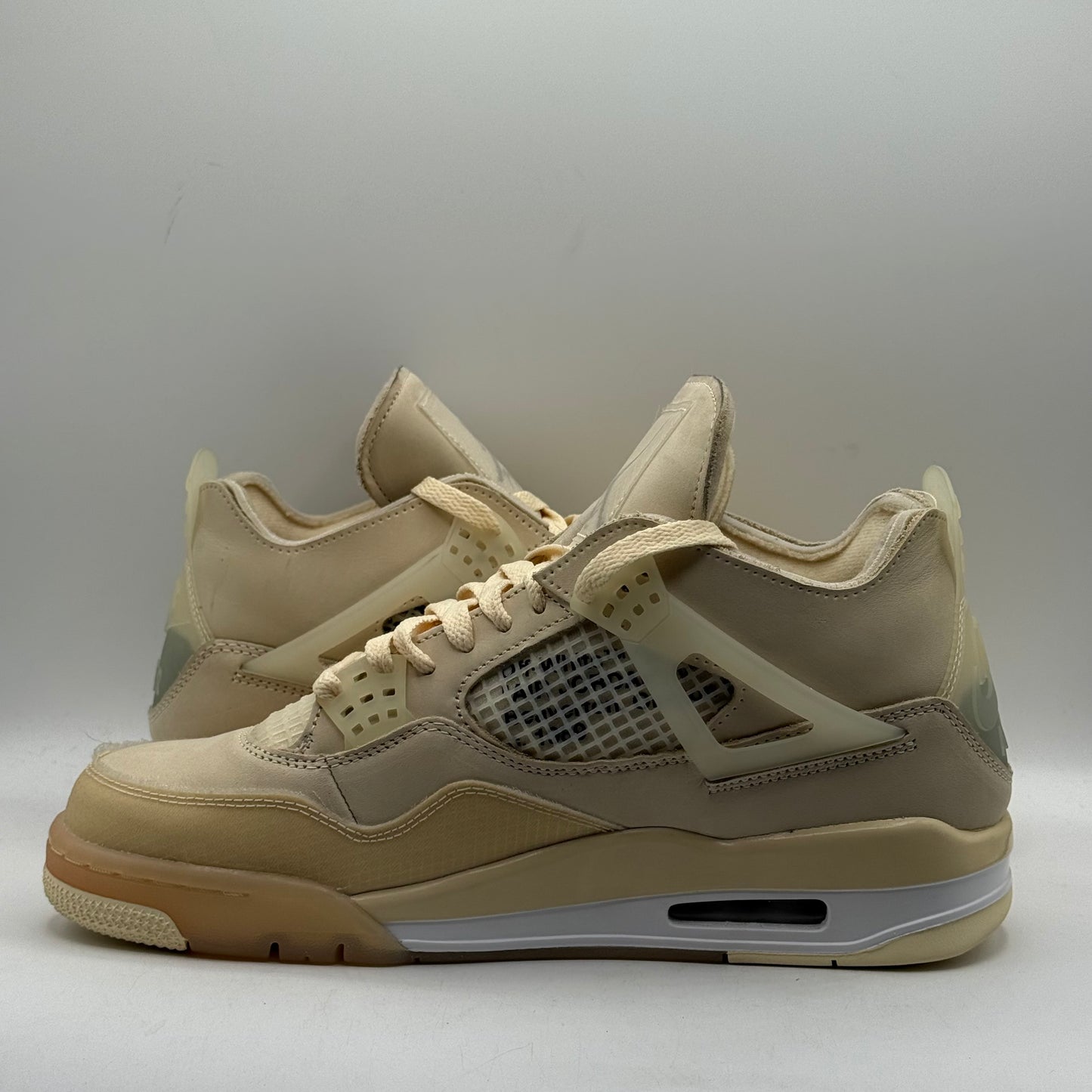 (USED) Jordan 4 Off-White Sail Size 10.5W/9M